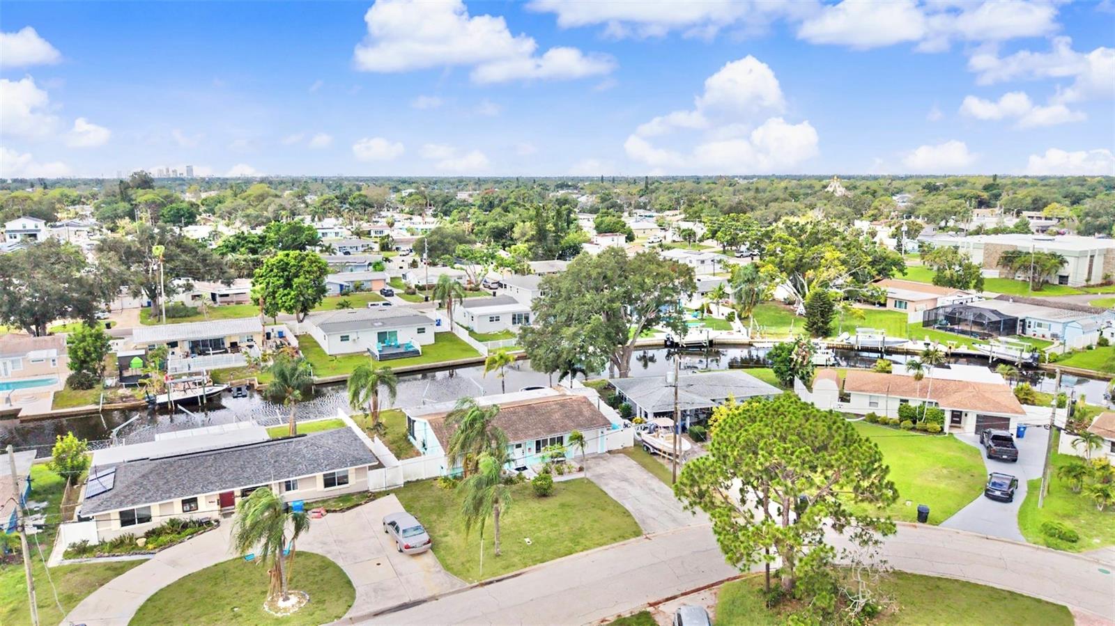 9472 TREASURE LN NE, ST PETERSBURG, FL — photo 4