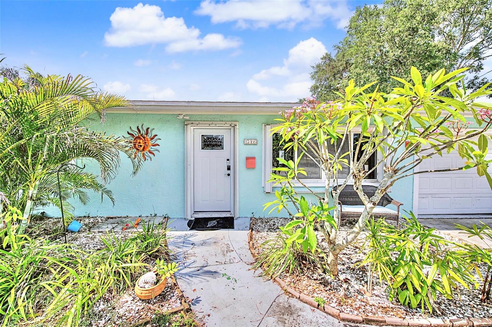 9472 TREASURE LN NE, ST PETERSBURG, FL — photo 2