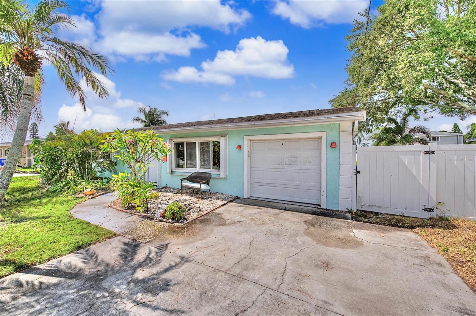 9472 TREASURE LN NE, ST PETERSBURG, FL — photo 3