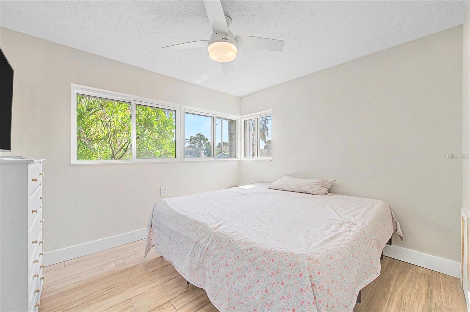 9472 TREASURE LN NE, ST PETERSBURG, FL — photo 24