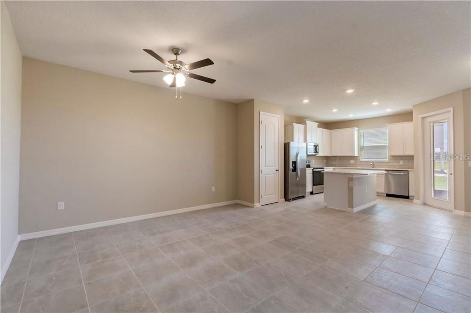 11232 CAY SPRUCE WAY, SAN ANTONIO, FL — photo 4