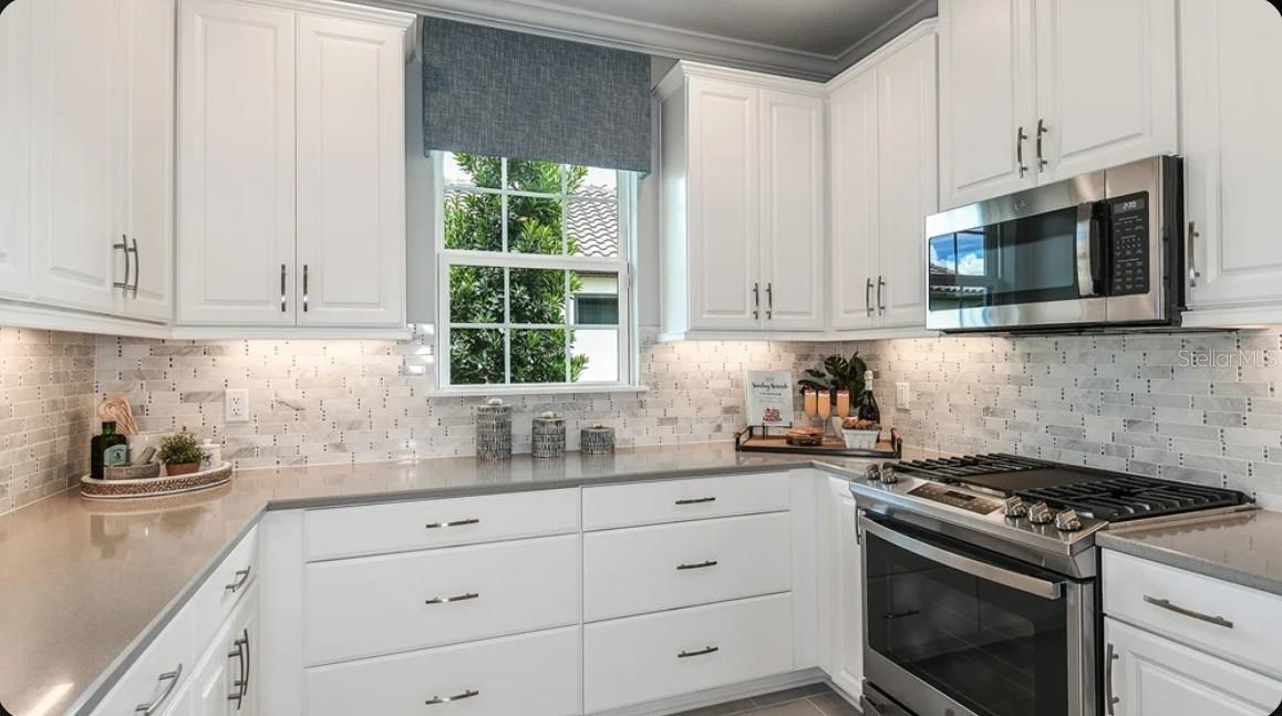 13328 SANTINI CIR, ENGLEWOOD, FL — photo 5