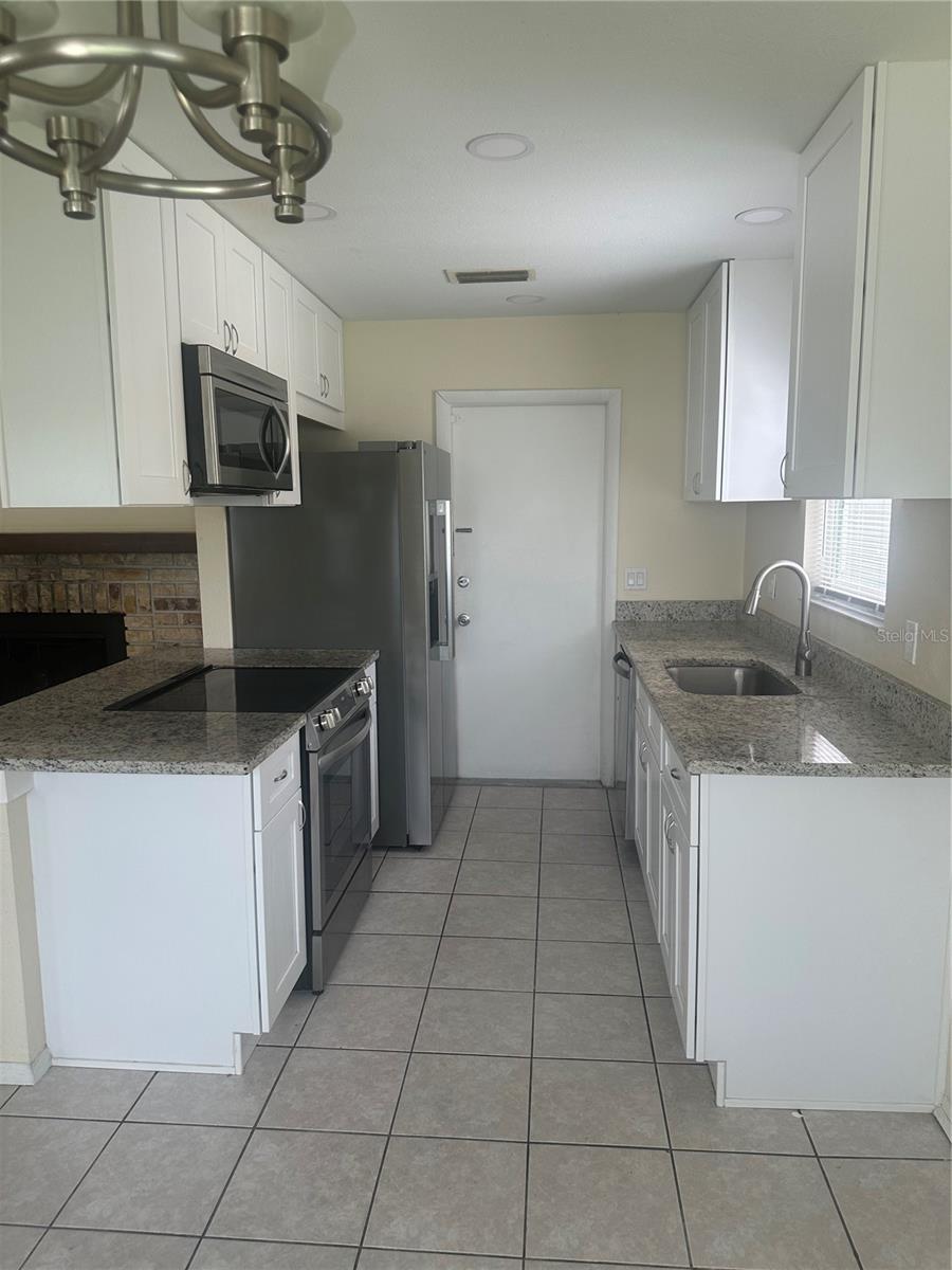 10303 123RD AVE, LARGO, FL — photo 11