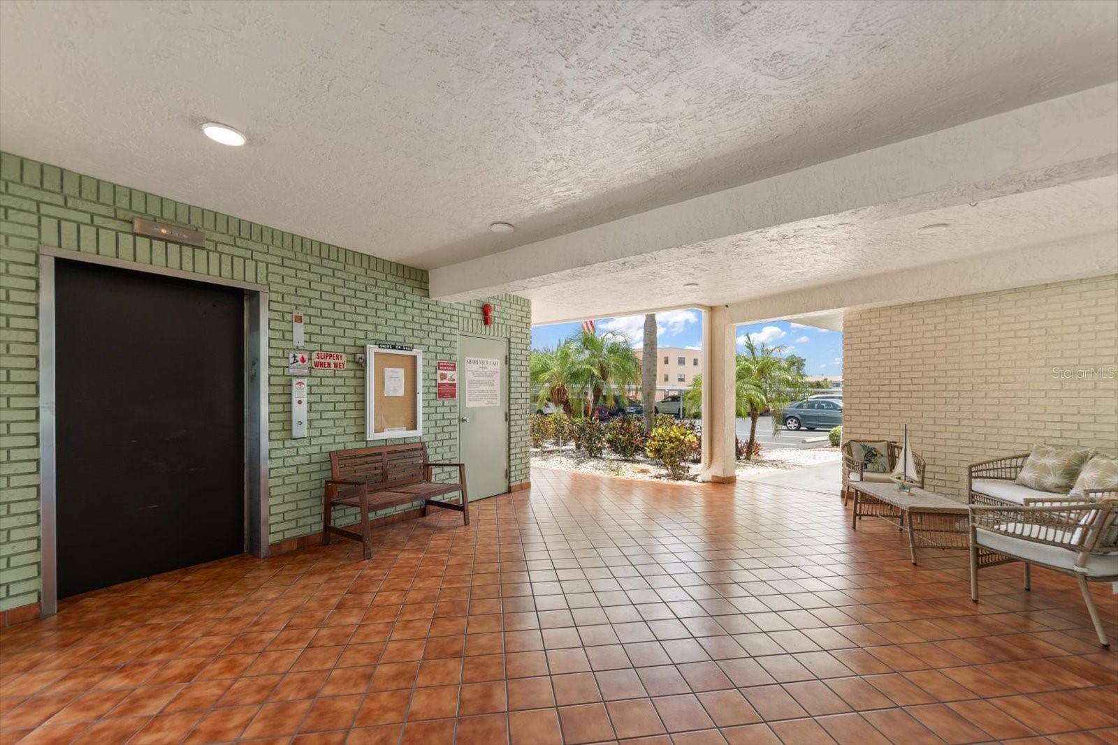 5980 TERRACE PARK DR N #310, ST PETERSBURG, FL — photo 3