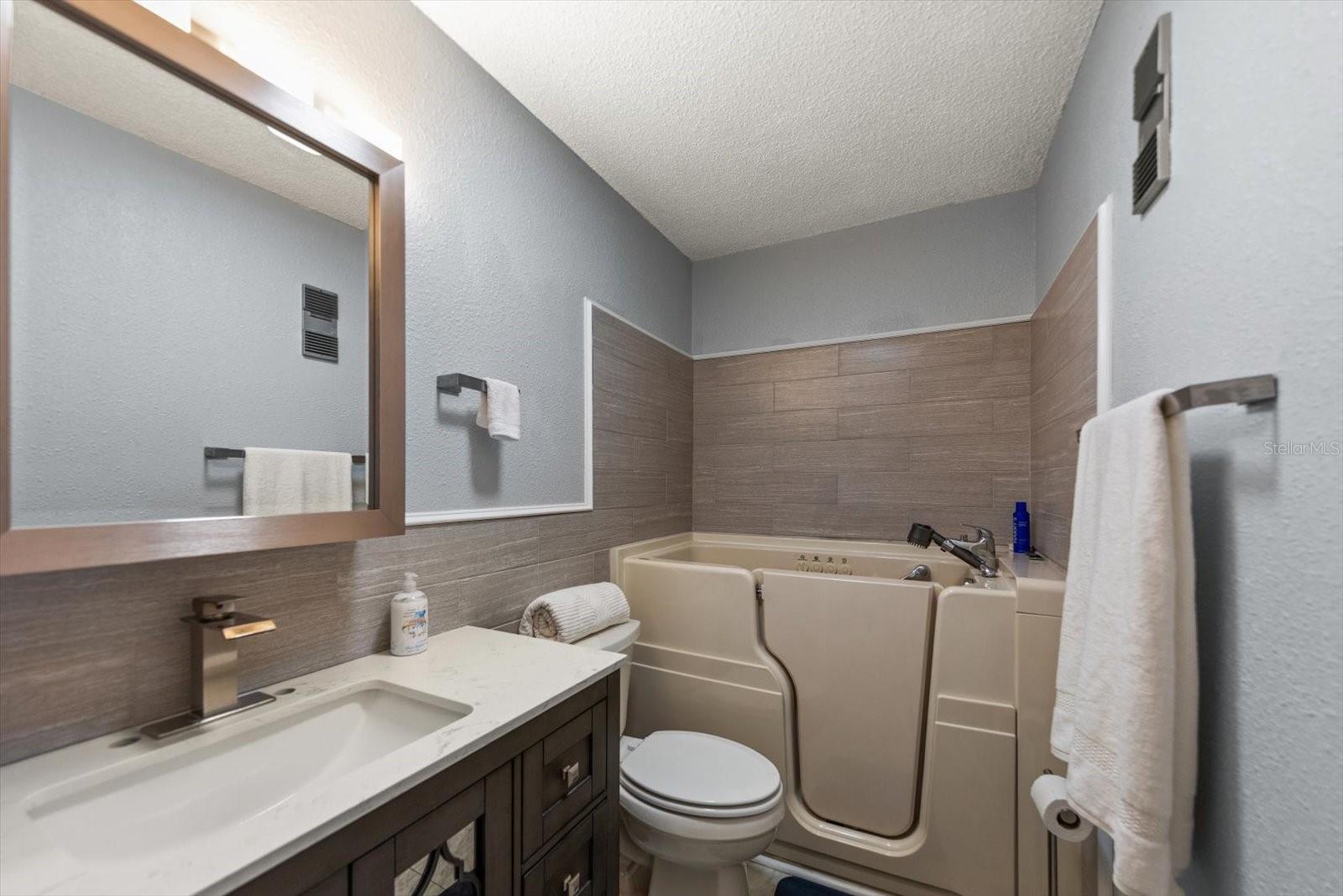 5980 TERRACE PARK DR N #310, ST PETERSBURG, FL — photo 11