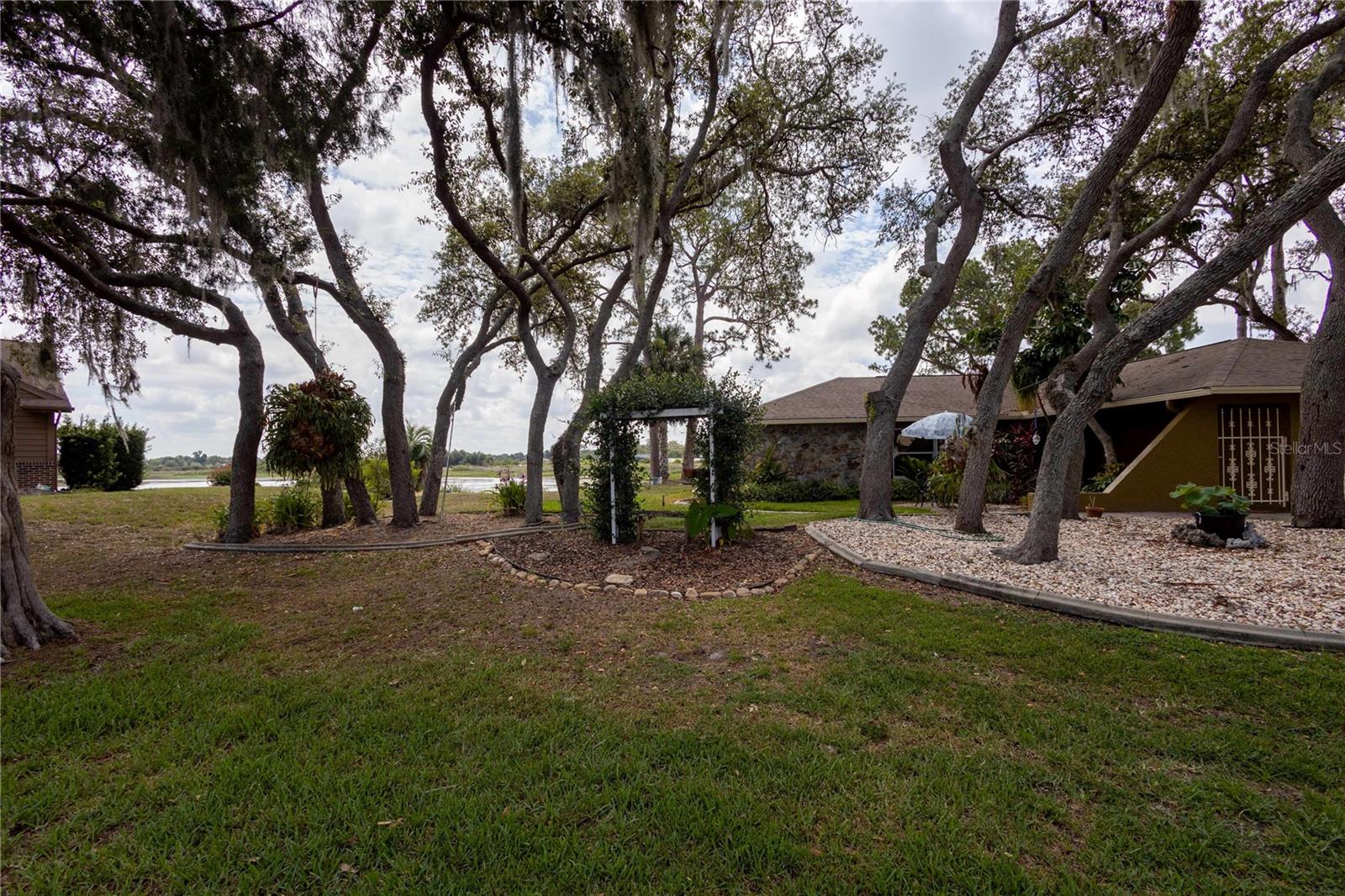 268 EASTPOINT CT, SPRING HILL, FL — photo 3