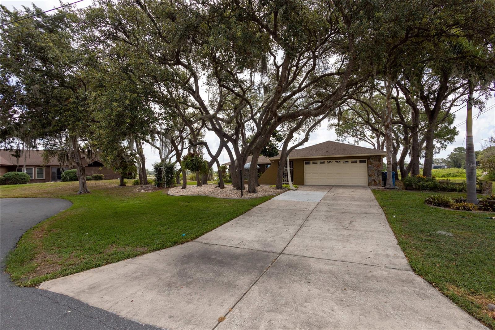 268 EASTPOINT CT, SPRING HILL, FL — photo 5