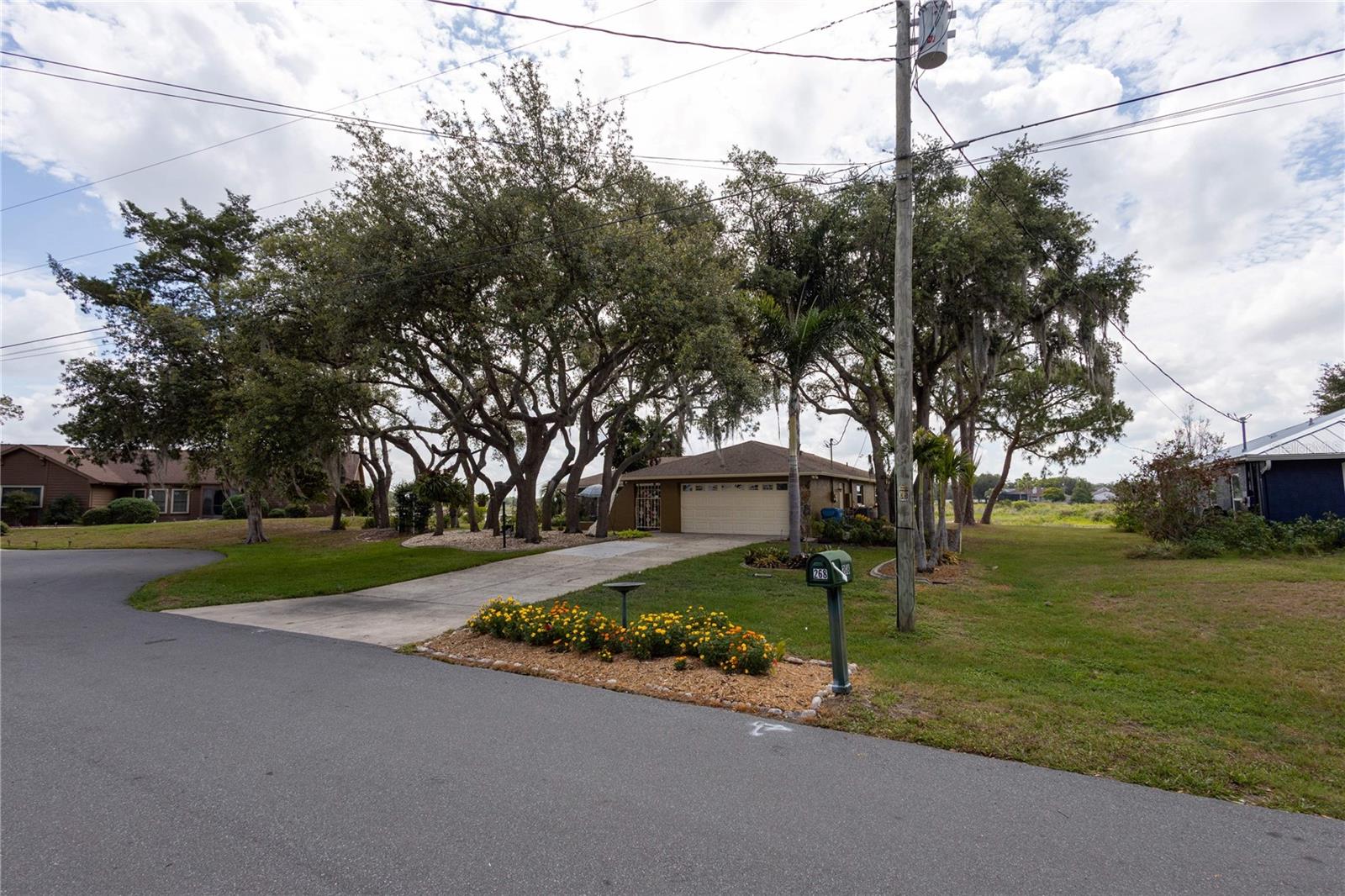 268 EASTPOINT CT, SPRING HILL, FL — photo 43