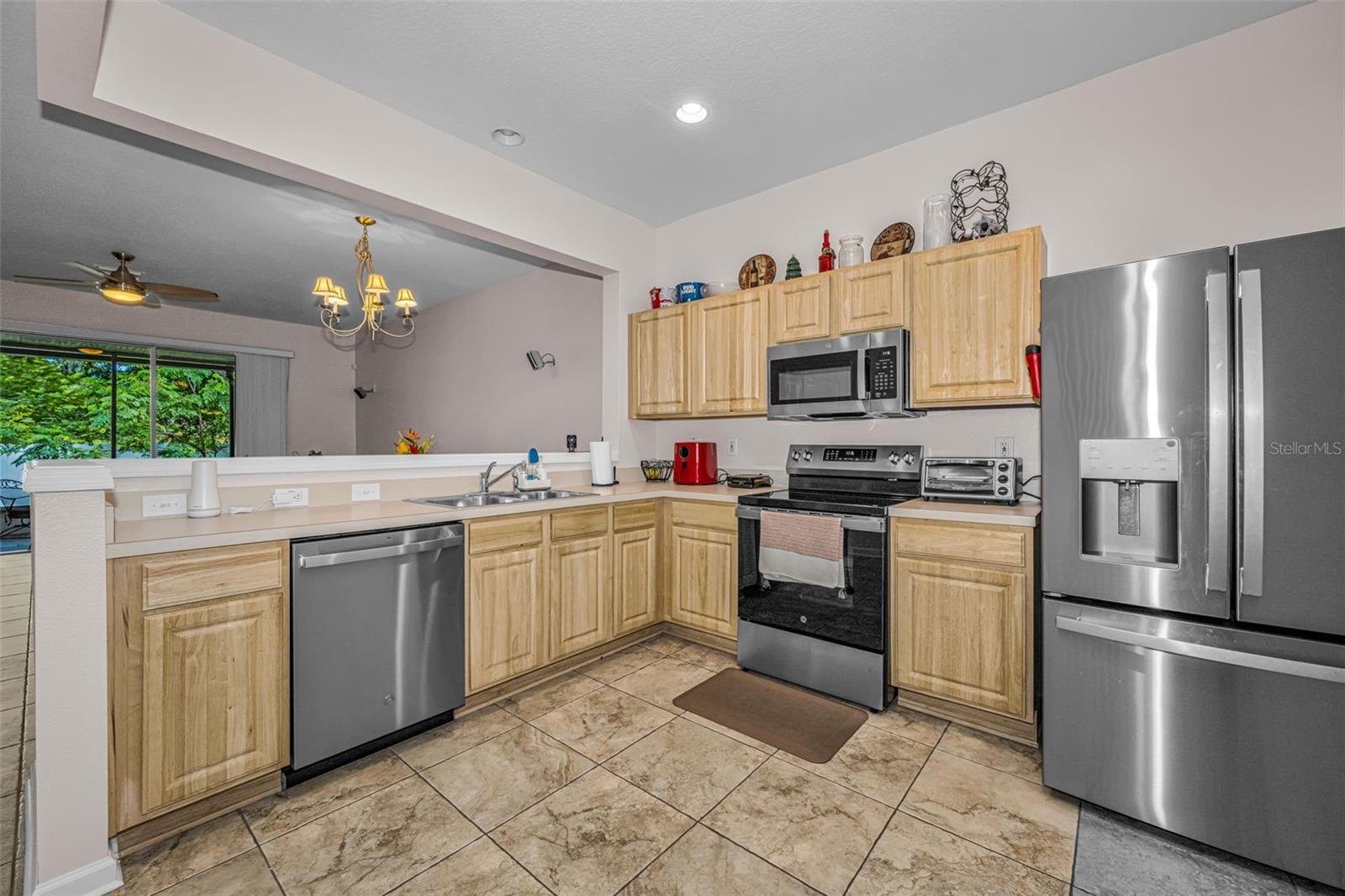 8414 SANDY BEACH ST, TAMPA, FL — photo 9