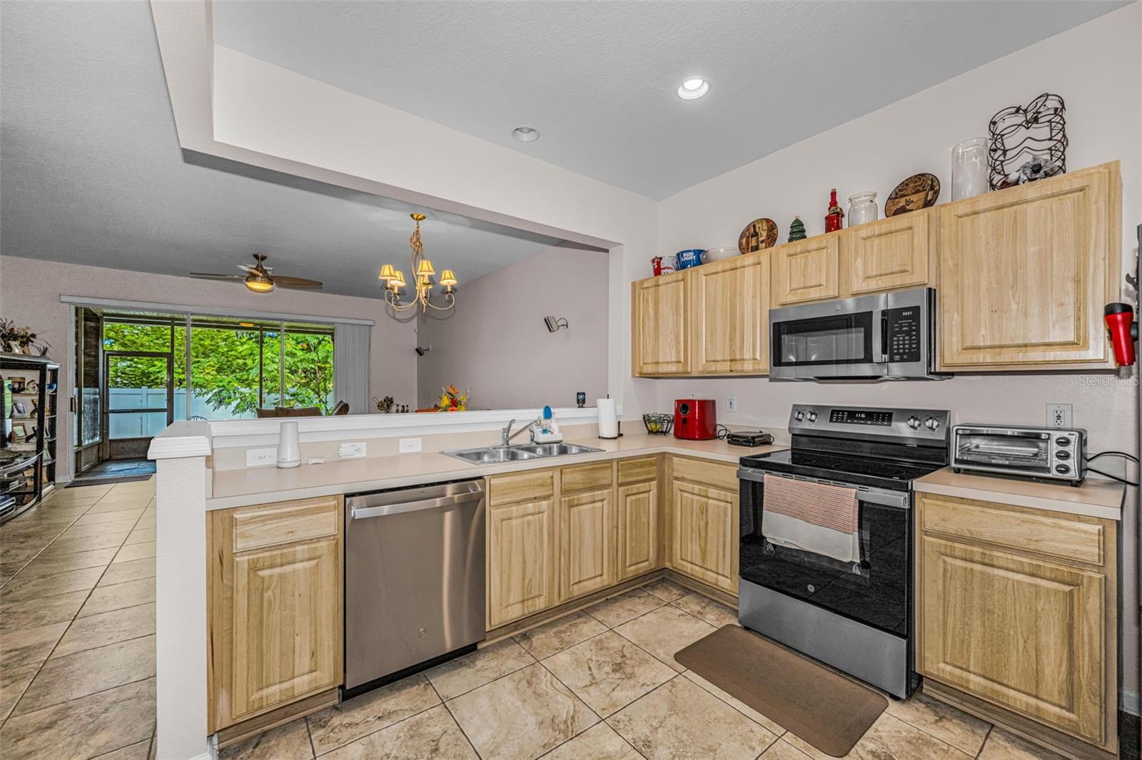 8414 SANDY BEACH ST, TAMPA, FL — photo 11