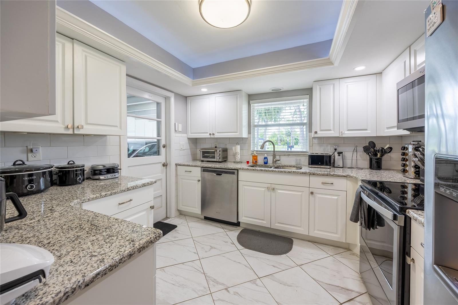 531 PANGOLA DR, NORTH FORT MYERS, FL — photo 2