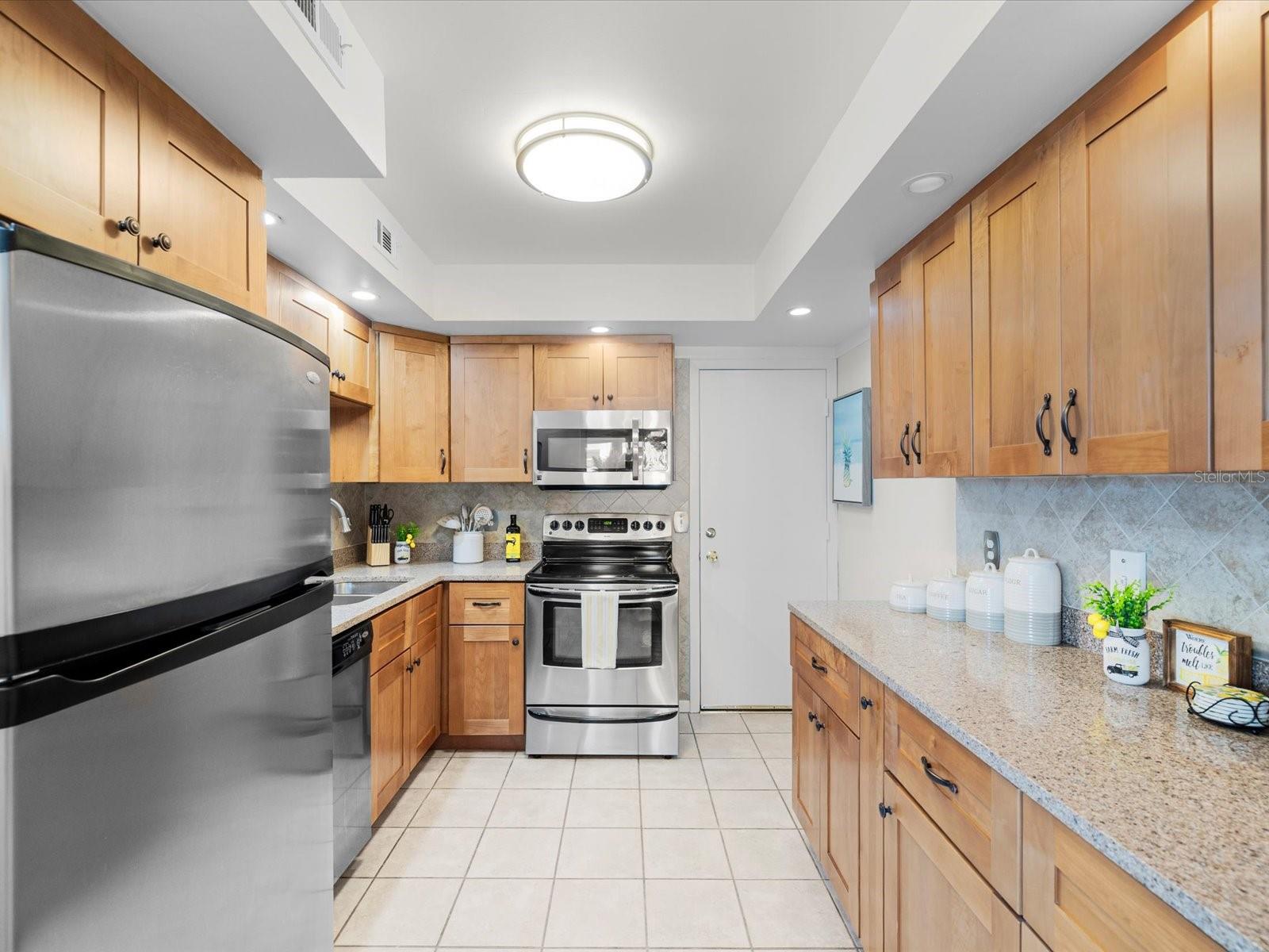 17400 GULF BLVD #J7, ST PETERSBURG, FL — photo 3