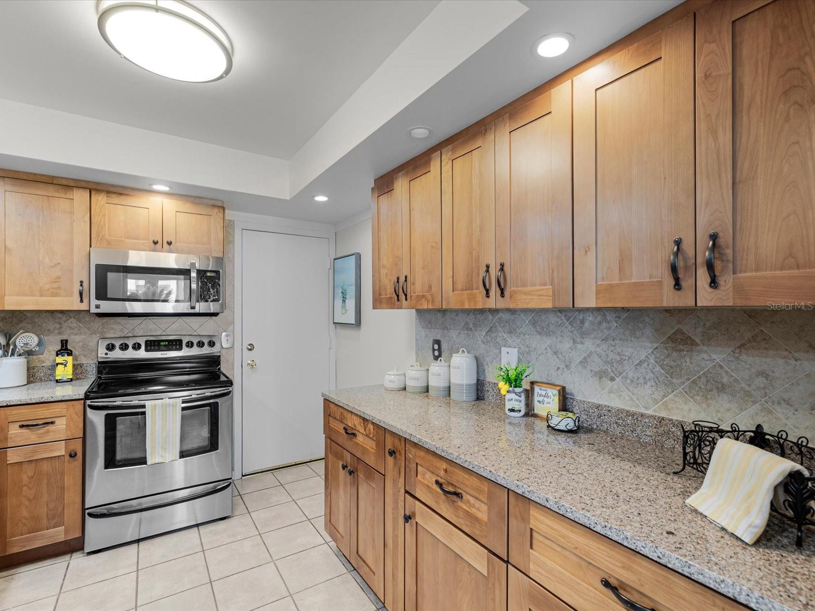 17400 GULF BLVD #J7, ST PETERSBURG, FL — photo 6