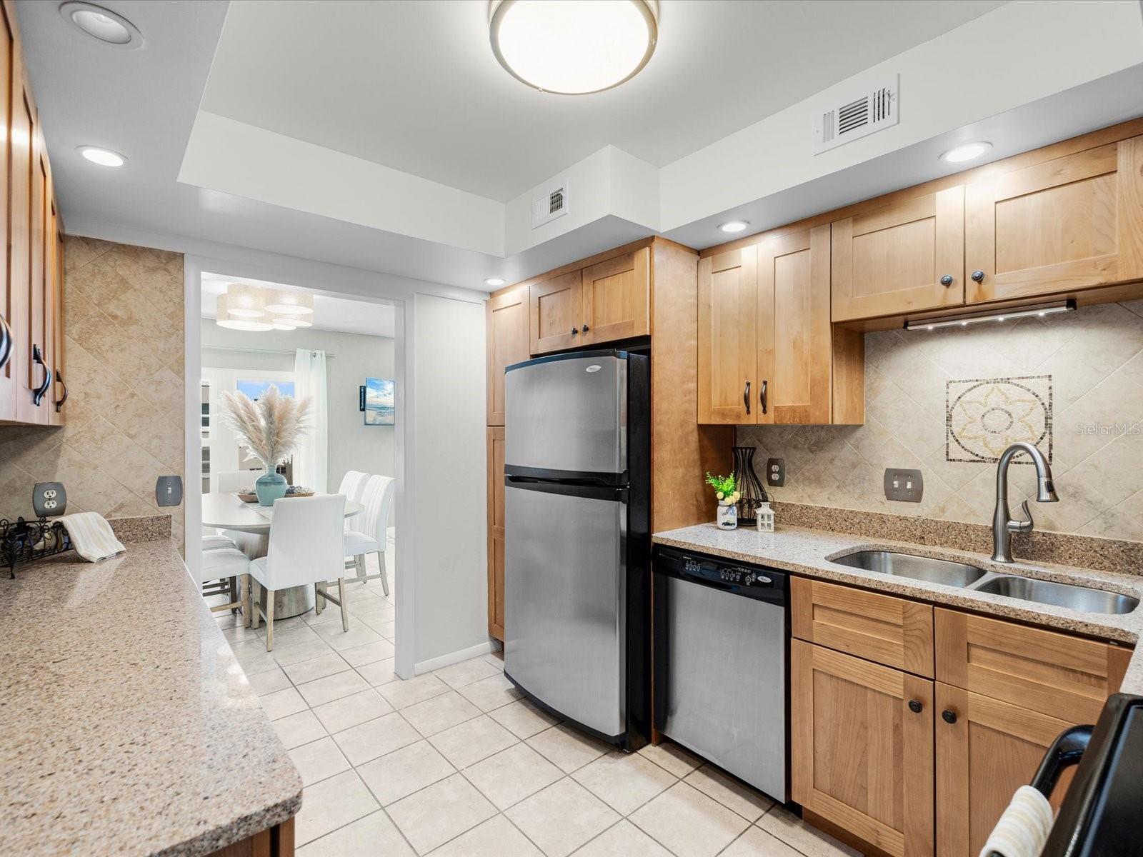 17400 GULF BLVD #J7, ST PETERSBURG, FL — photo 8