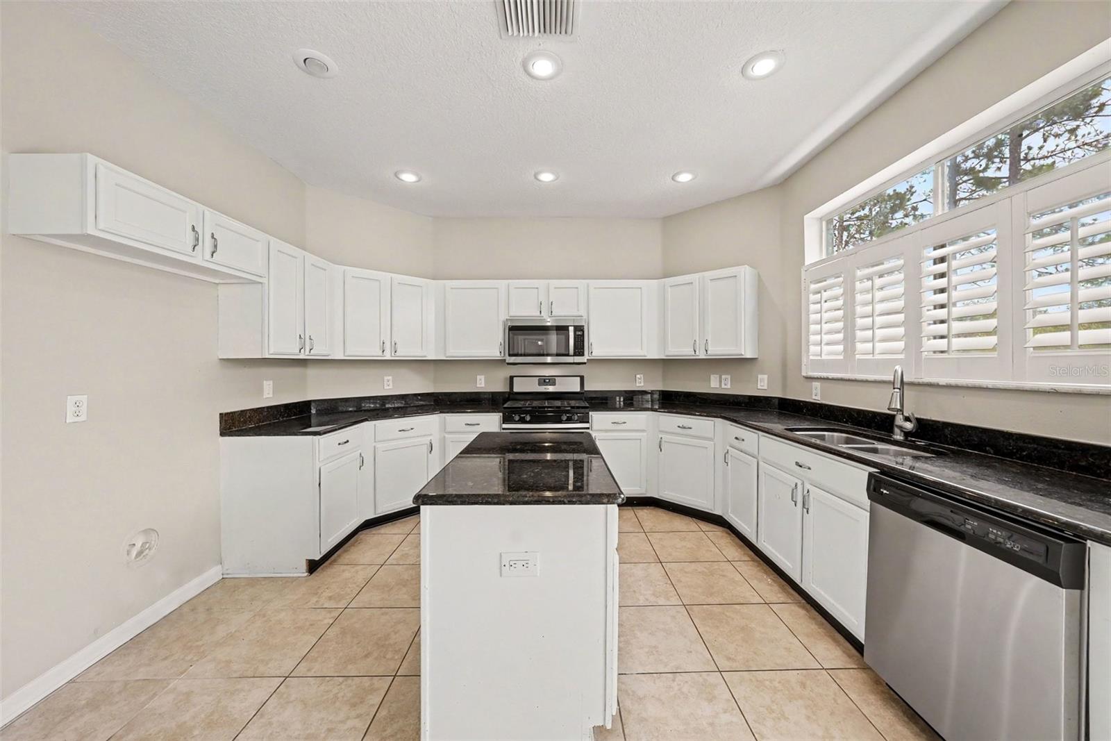 6112 CEZANNE AVE, LUTZ, FL — photo 14