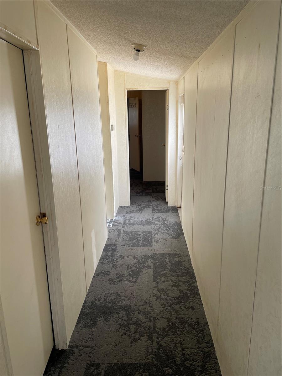 8929 HONEYWELL RD, GIBSONTON, FL — photo 13