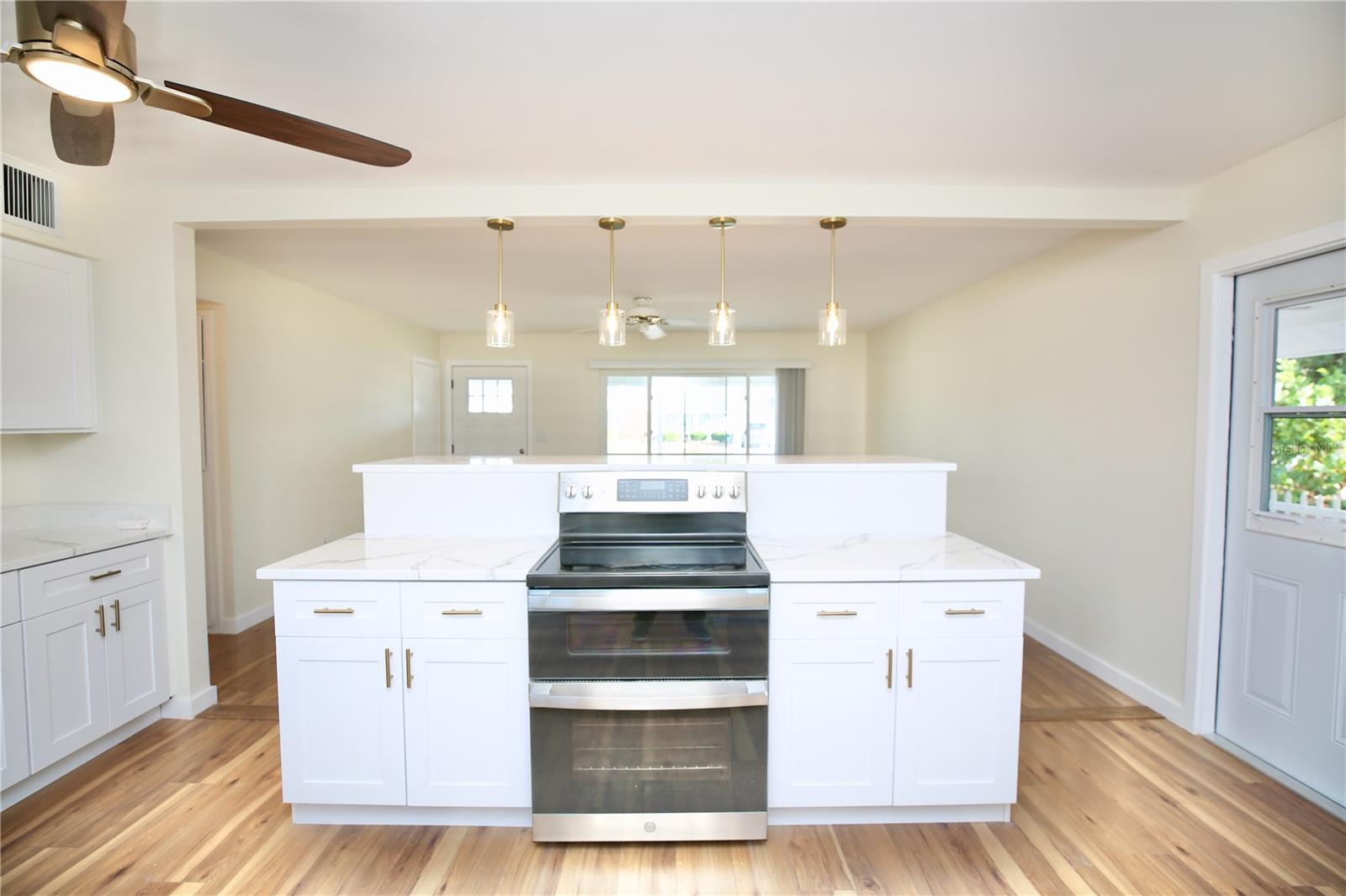 827 LA JOLLA AVE, SUN CITY CENTER, FL — photo 11