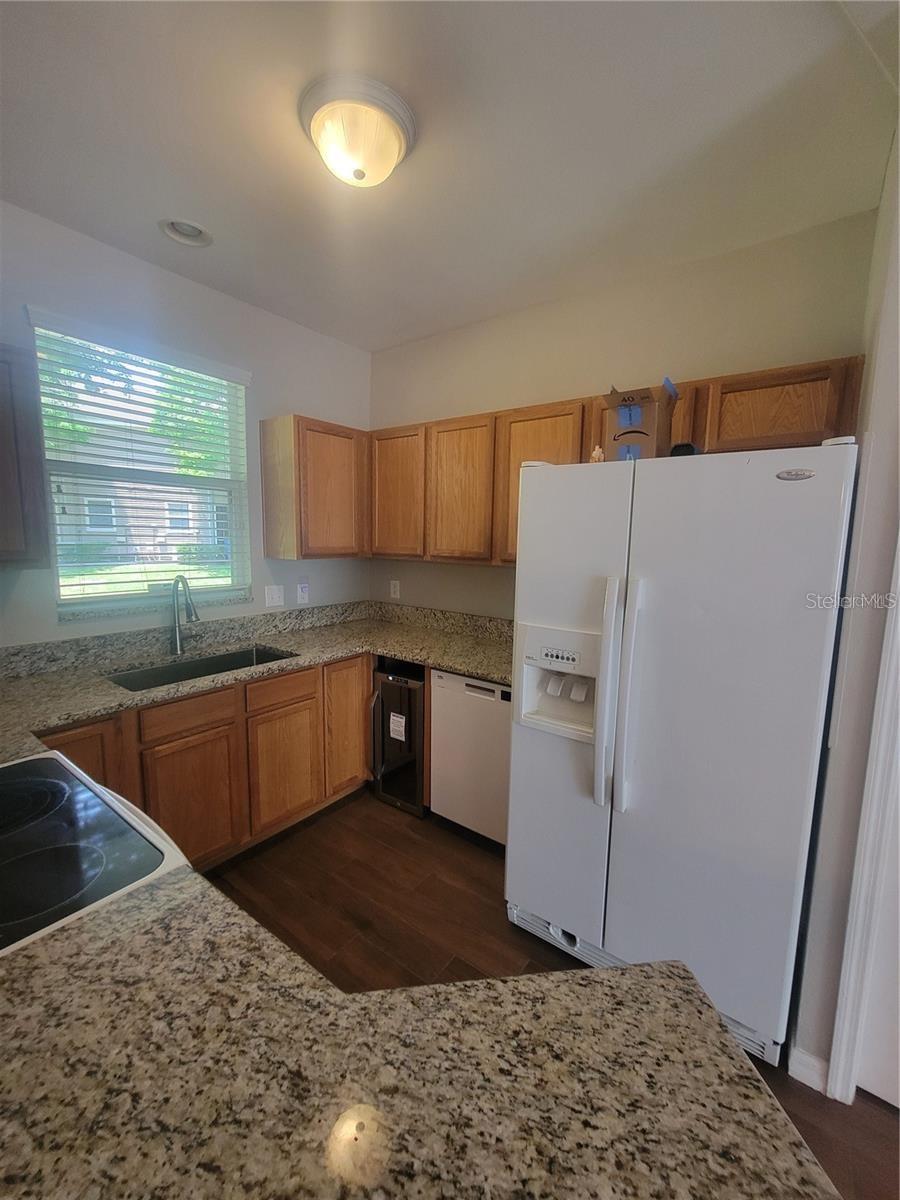 2221 GOLDEN OAK LN, VALRICO, FL — photo 2