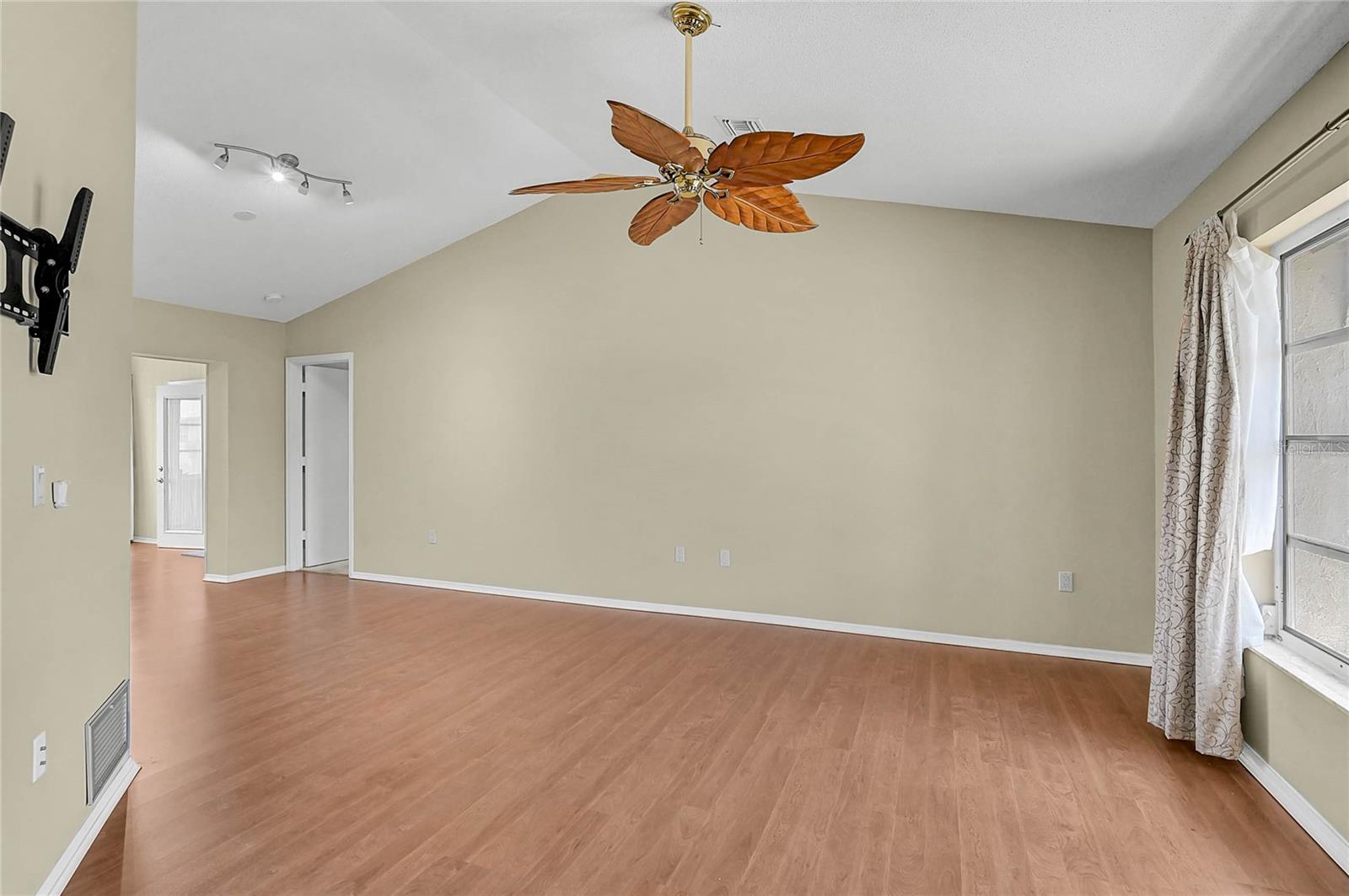 5852 LINCOLN RD, VENICE, FL — photo 3