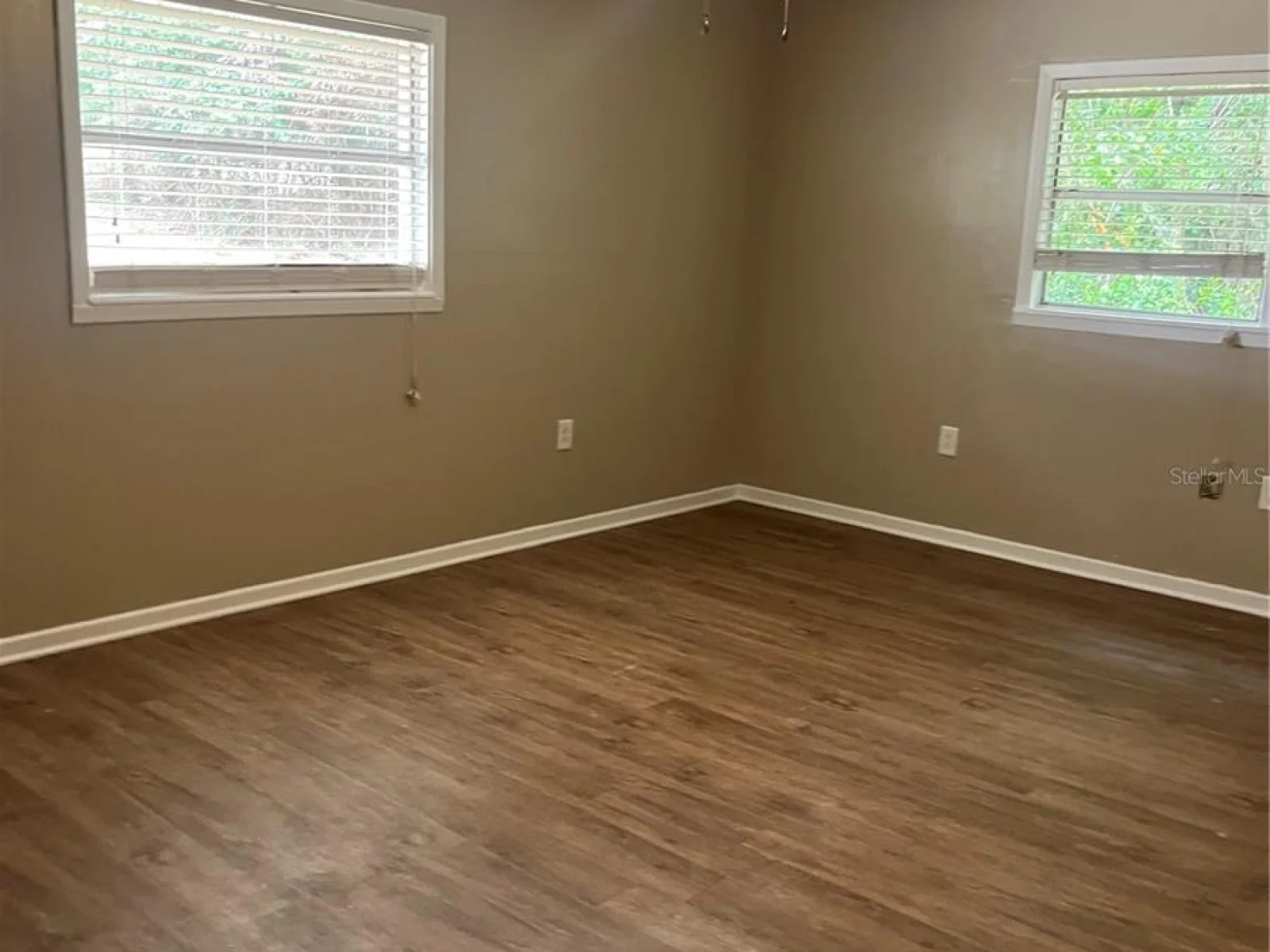2997 S GROVE ST, EUSTIS, FL — photo 5