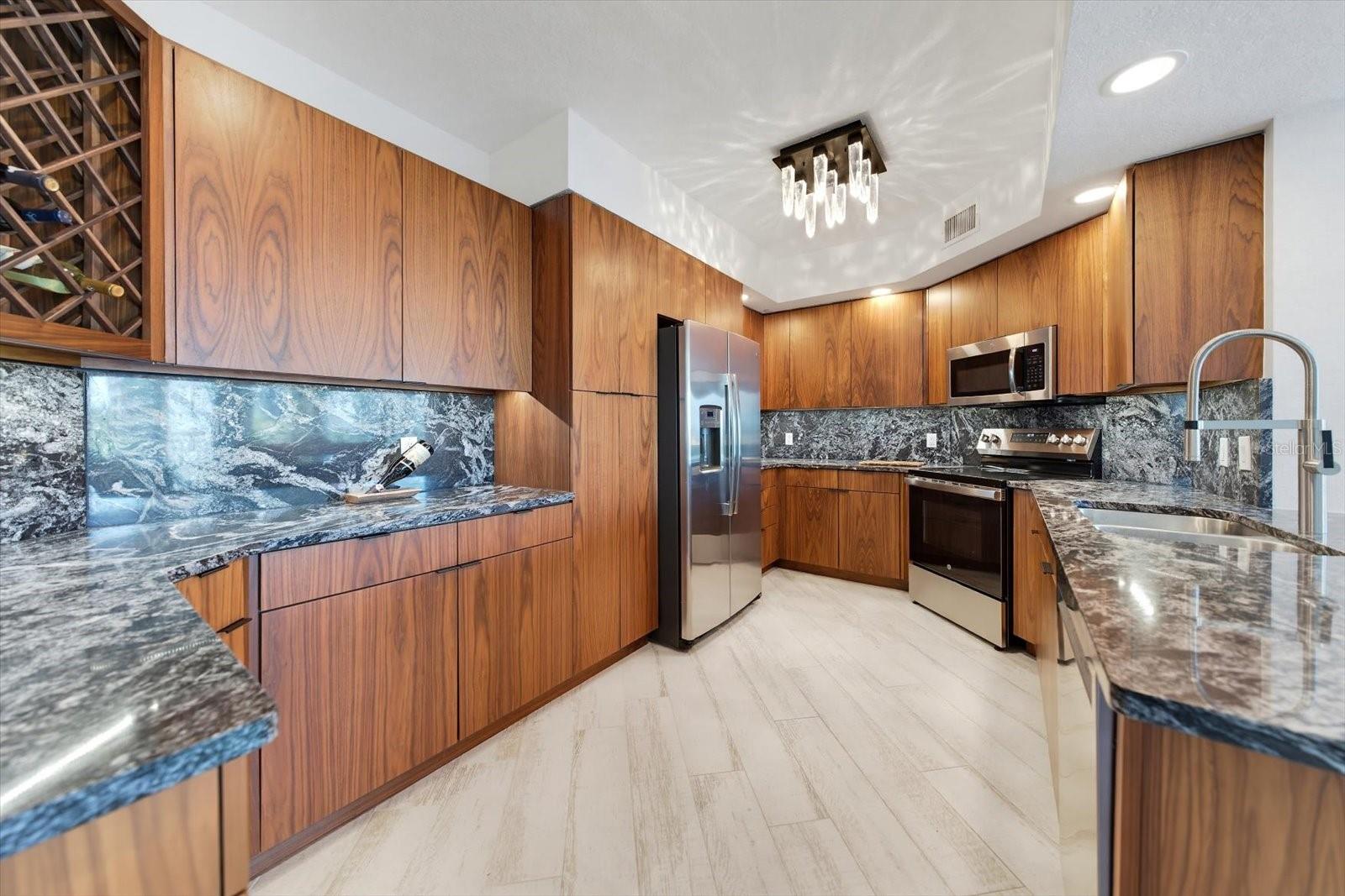 1170 GULF BLVD #404, CLEARWATER BEACH, FL — photo 14