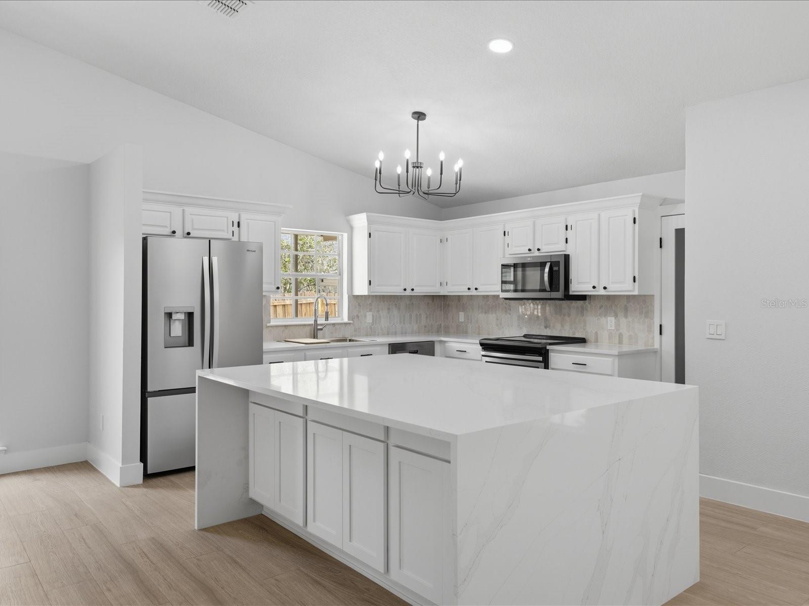 505 LAKE CHARM DR, OVIEDO, FL — photo 2