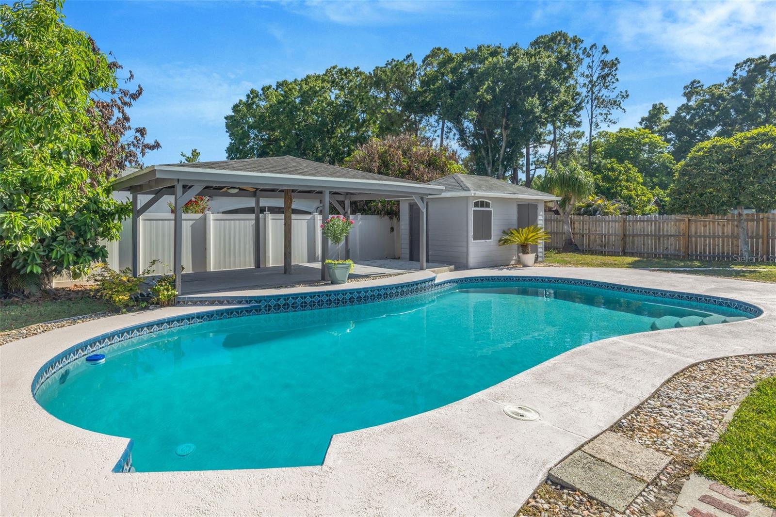 4608 SOUTHBREEZE DR, TAMPA, FL — photo 4