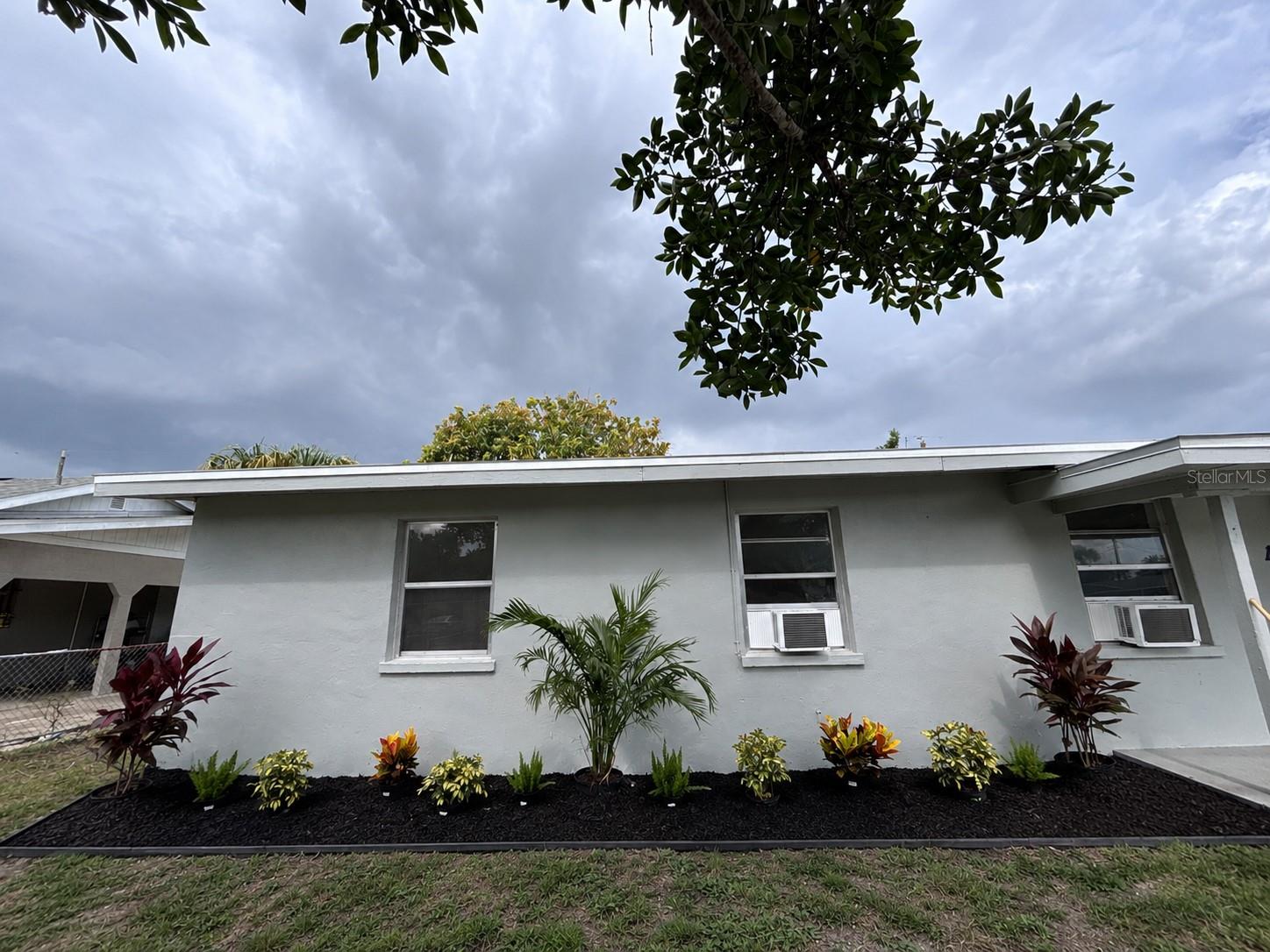 1629 PAWNEE ST, FORT MYERS, FL — photo 2