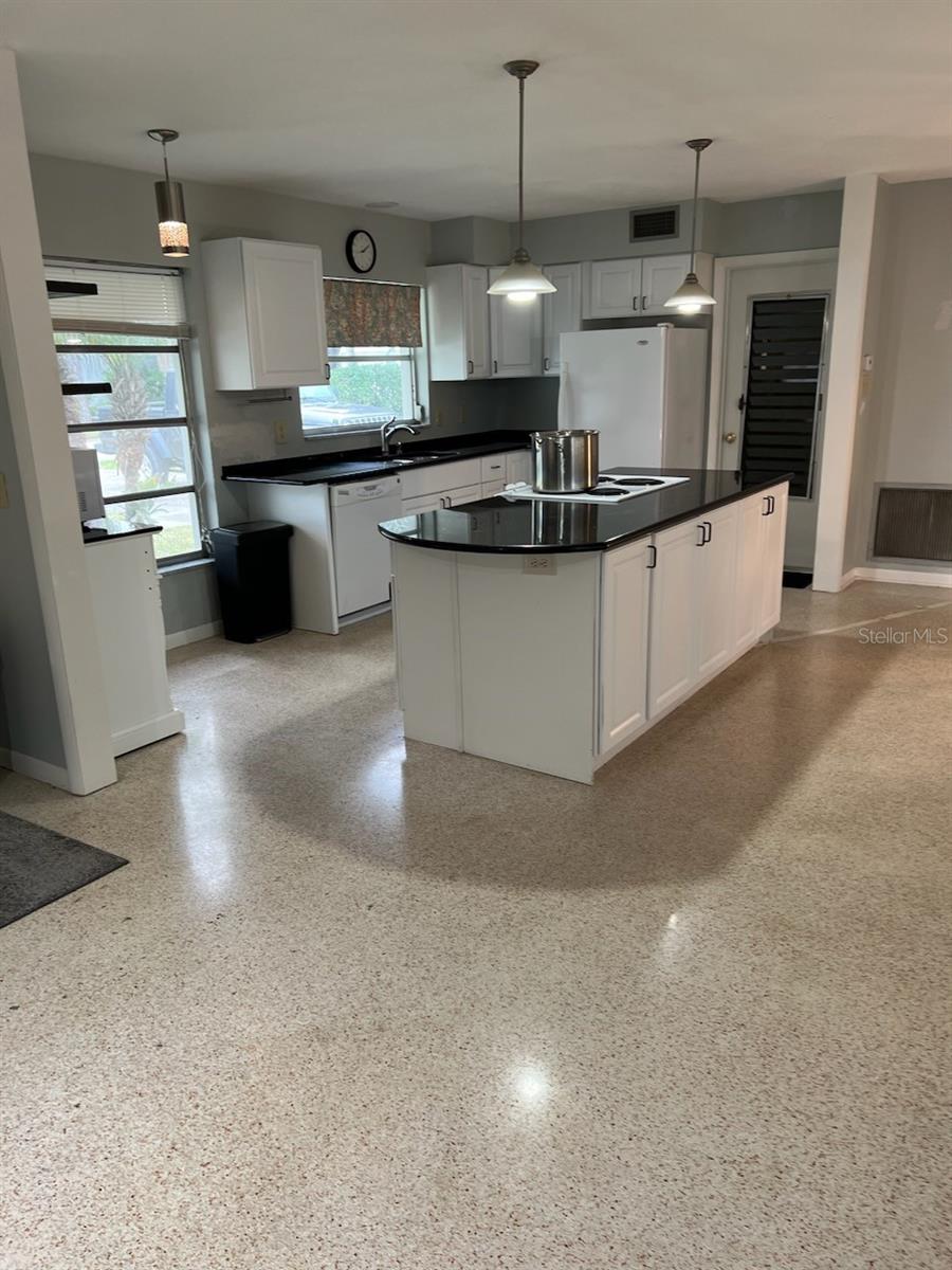 2245 CEDAR DR, DUNEDIN, FL — photo 16