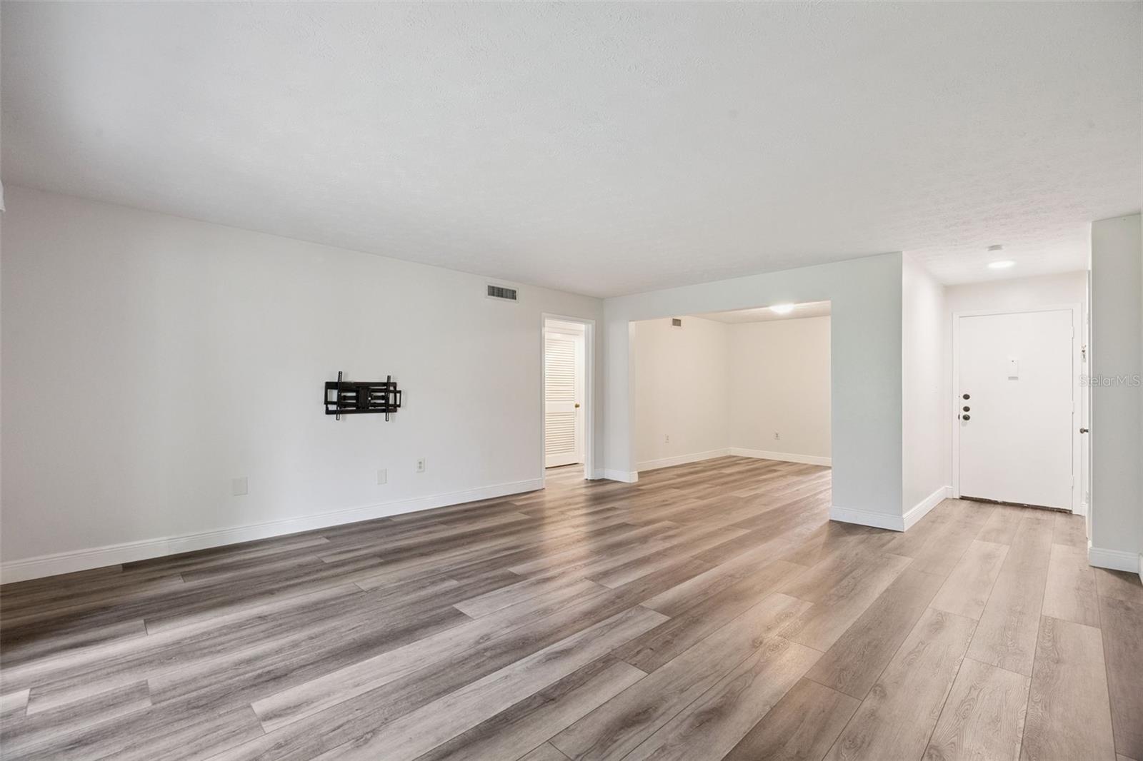 4300 LAKE UNDERHILL RD #23B2, ORLANDO, FL — photo 2
