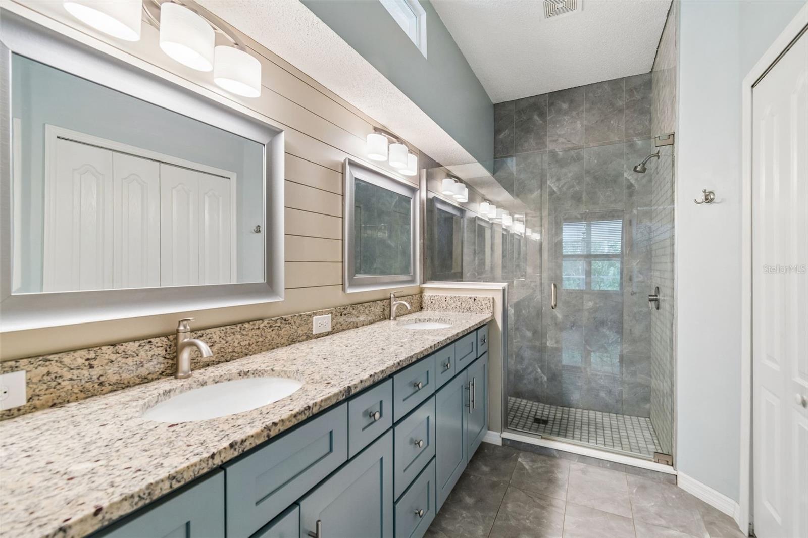 9828 BRIDGETON DR, TAMPA, FL — photo 35