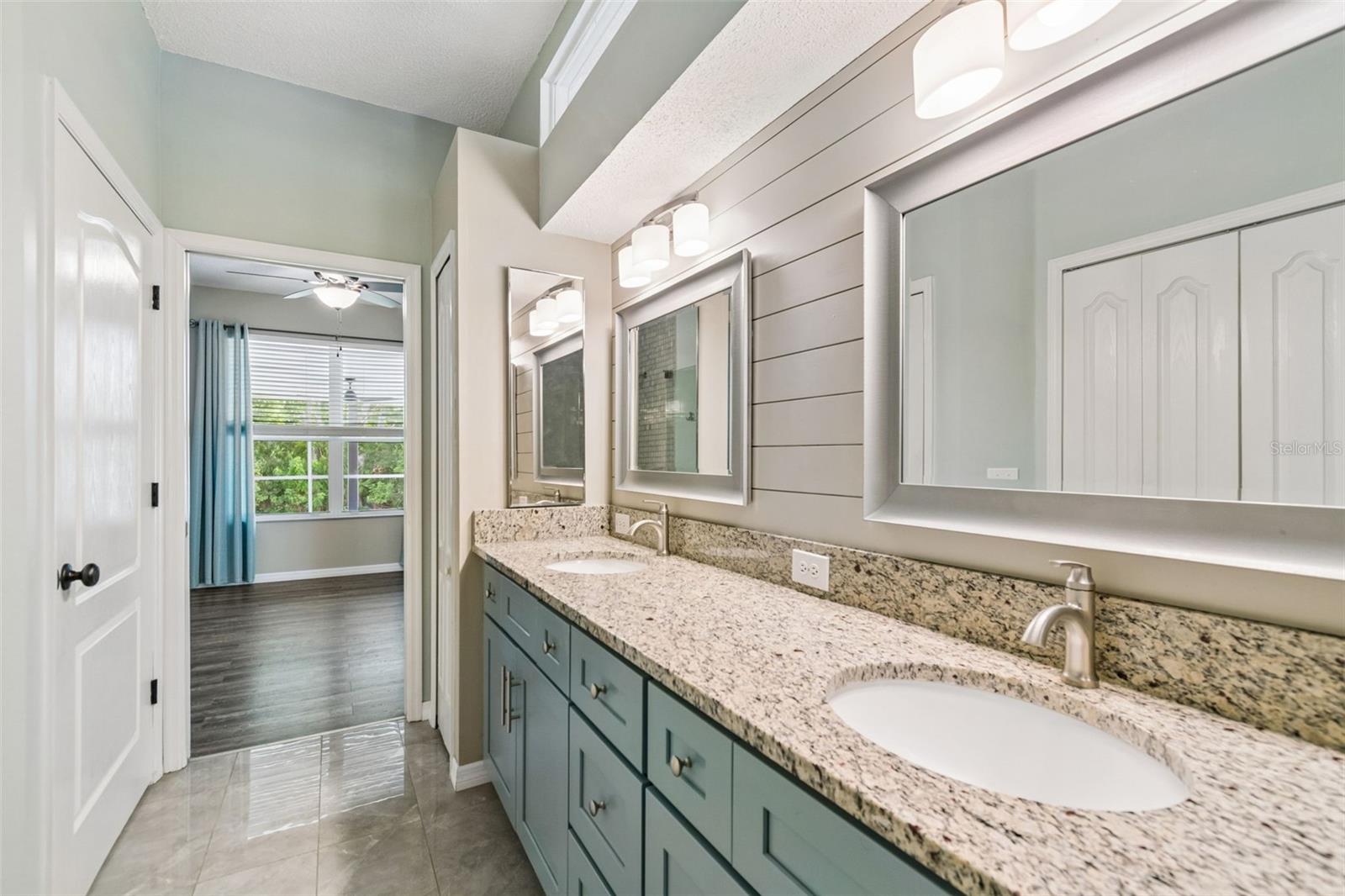 9828 BRIDGETON DR, TAMPA, FL — photo 37