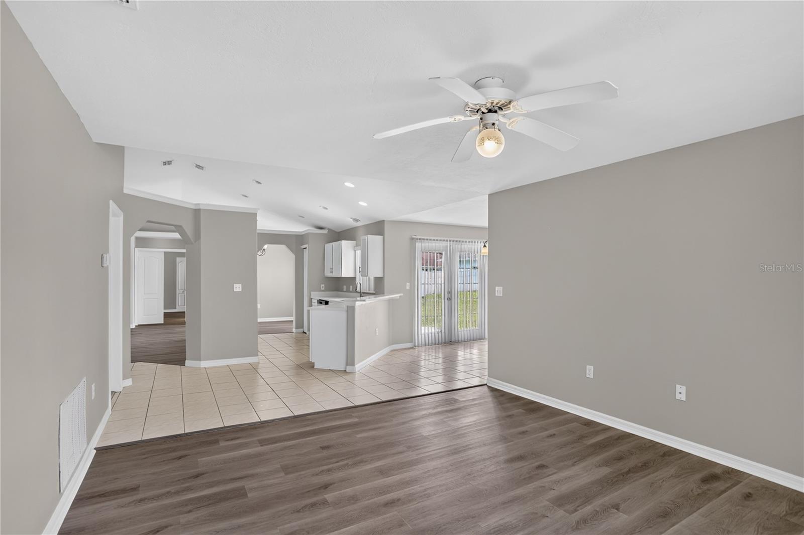 308 CLERMONT DR, KISSIMMEE, FL — photo 11