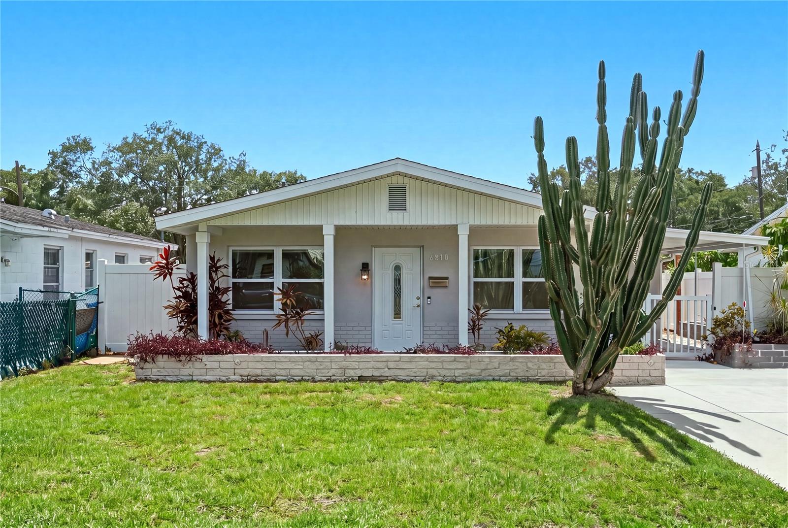 6810 LIVINGSTON AVE N, ST PETERSBURG, FL