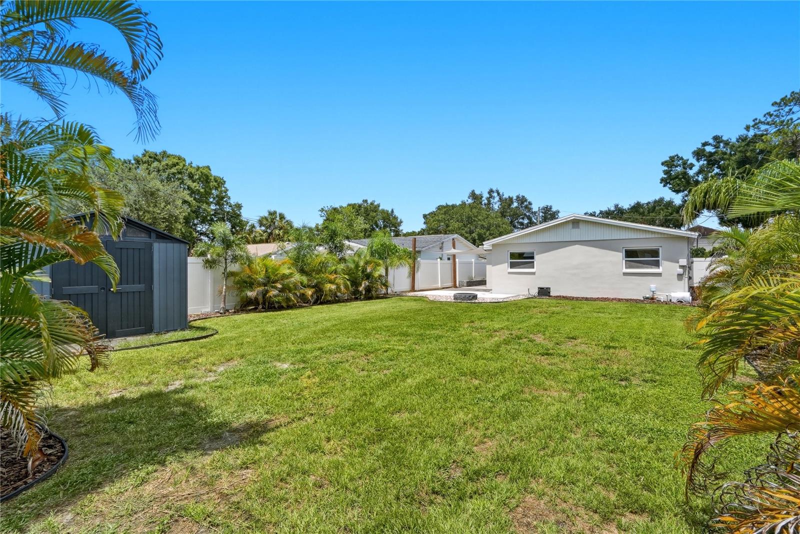6810 LIVINGSTON AVE N, ST PETERSBURG, FL — photo 3