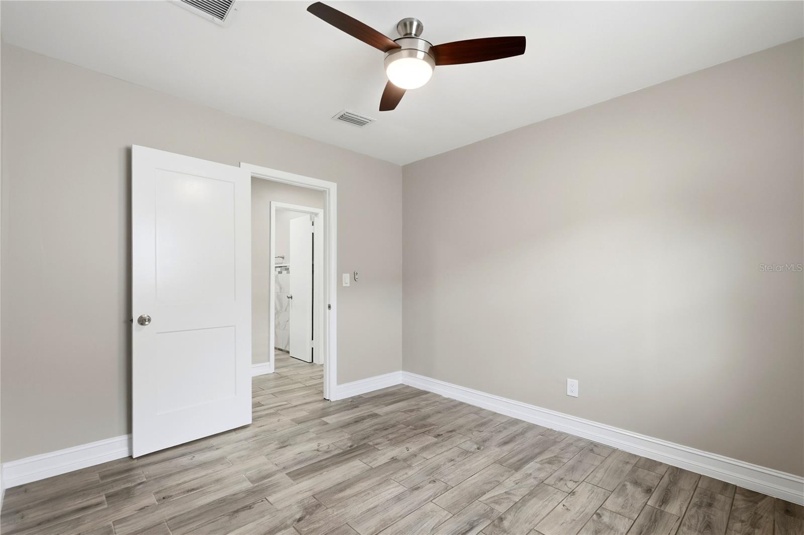 6810 LIVINGSTON AVE N, ST PETERSBURG, FL — photo 12