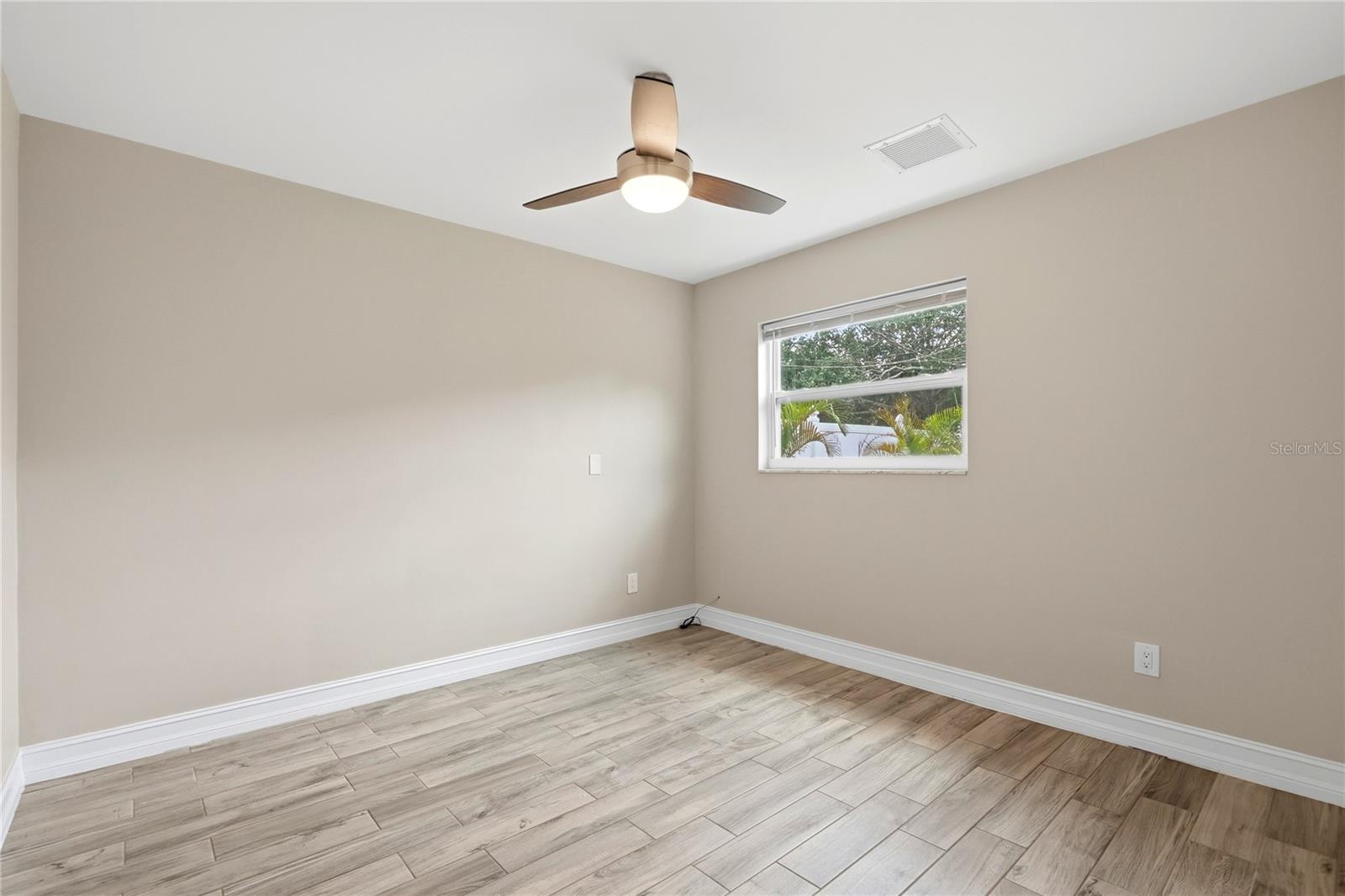 6810 LIVINGSTON AVE N, ST PETERSBURG, FL — photo 14