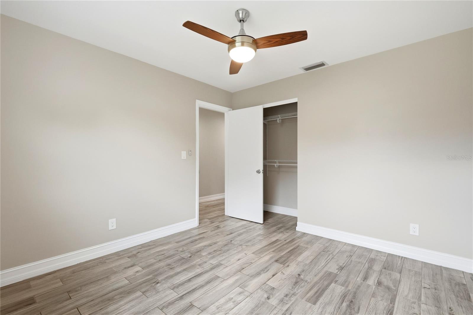 6810 LIVINGSTON AVE N, ST PETERSBURG, FL — photo 15