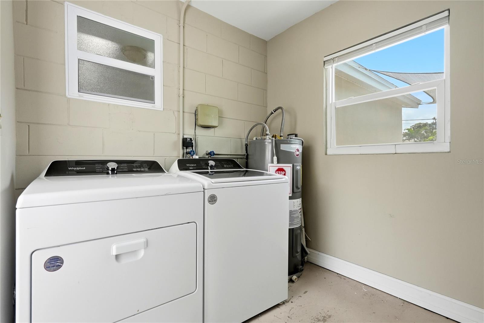 6810 LIVINGSTON AVE N, ST PETERSBURG, FL — photo 21