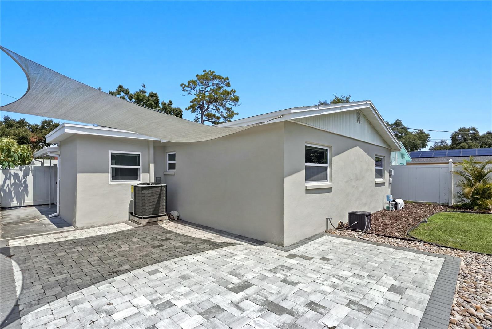 6810 LIVINGSTON AVE N, ST PETERSBURG, FL — photo 22