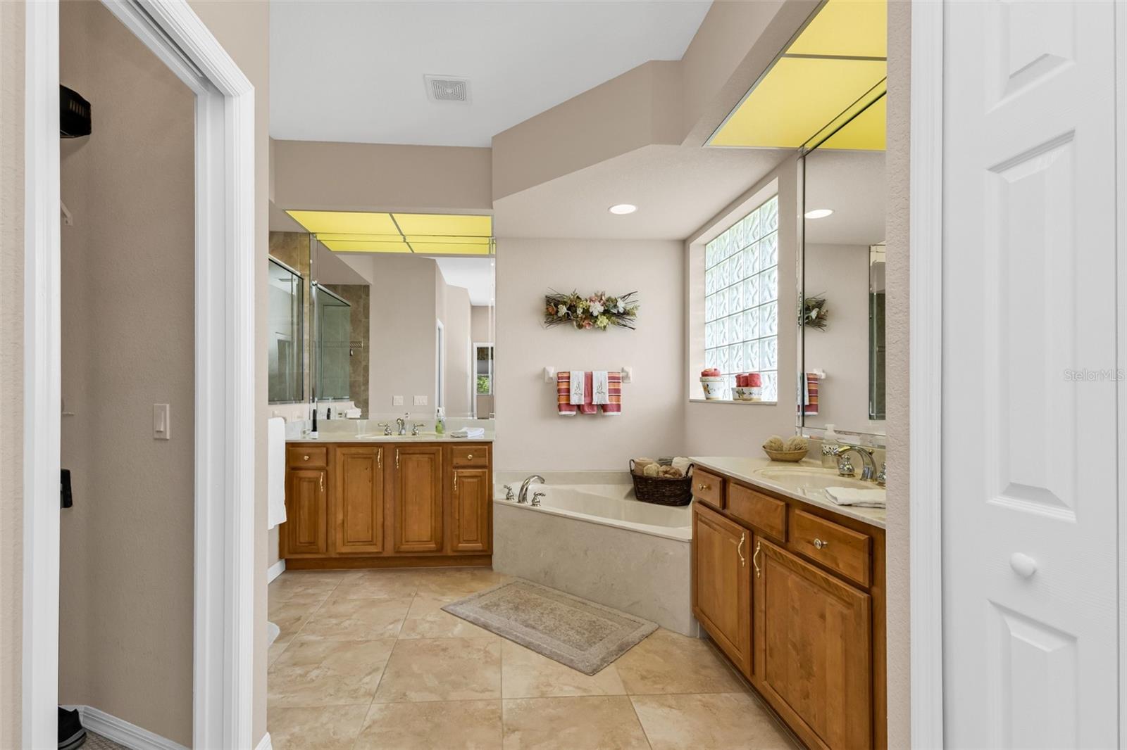 2430 PEBBLE CREEK PL, PORT CHARLOTTE, FL — photo 32