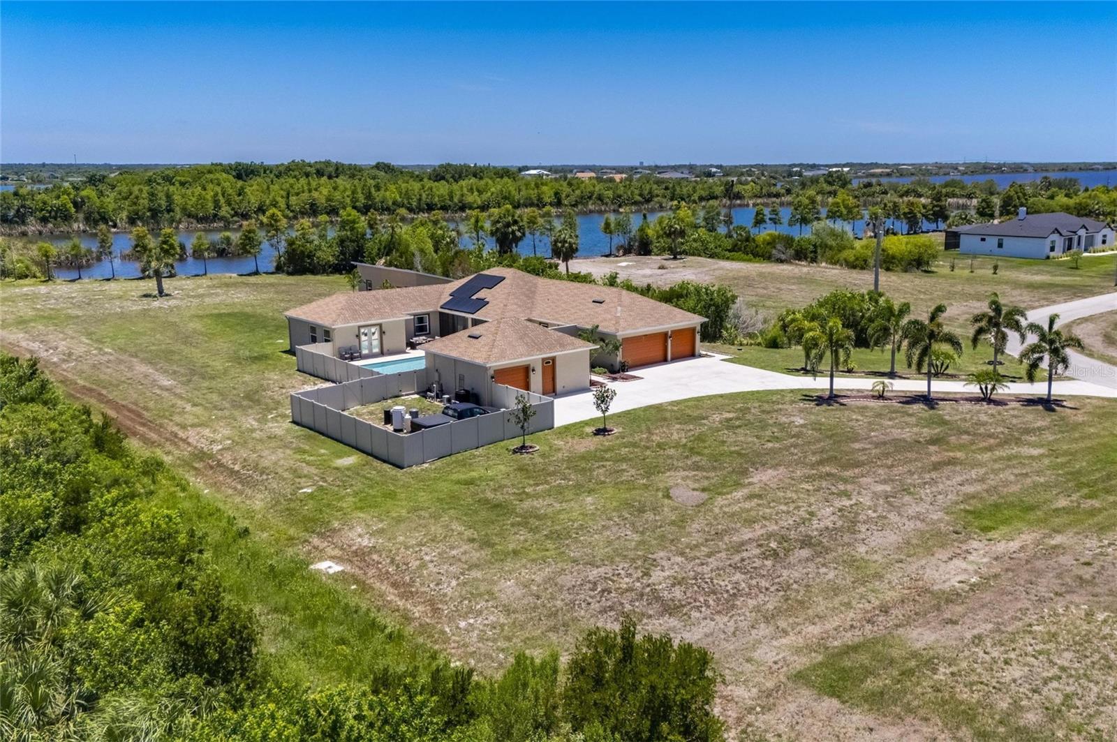 3016 SMILODON TRL, RUSKIN, FL