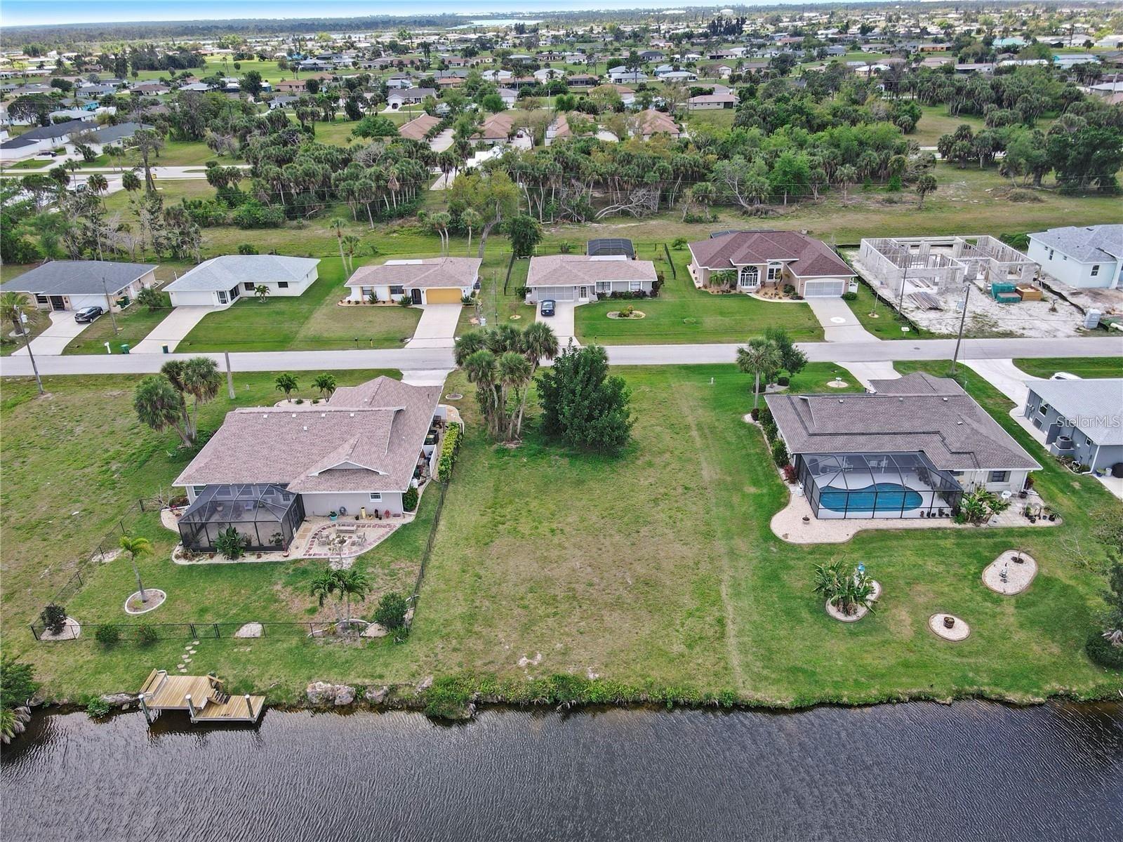 82 MARK TWAIN LN, ROTONDA WEST, FL