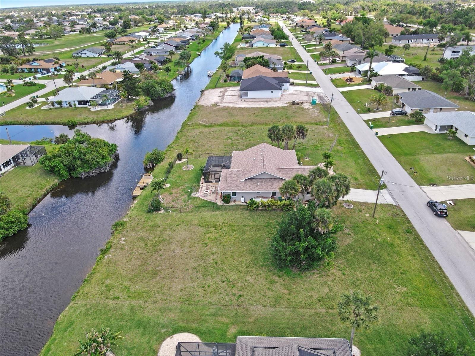 82 MARK TWAIN LN, ROTONDA WEST, FL — photo 3
