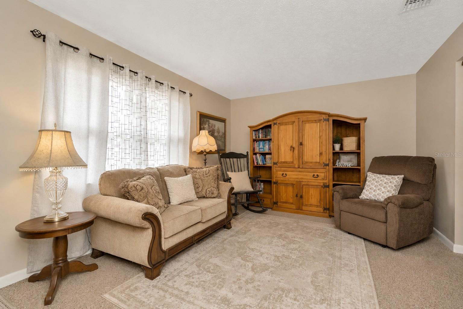 12212 FLORAL LN, THONOTOSASSA, FL — photo 3