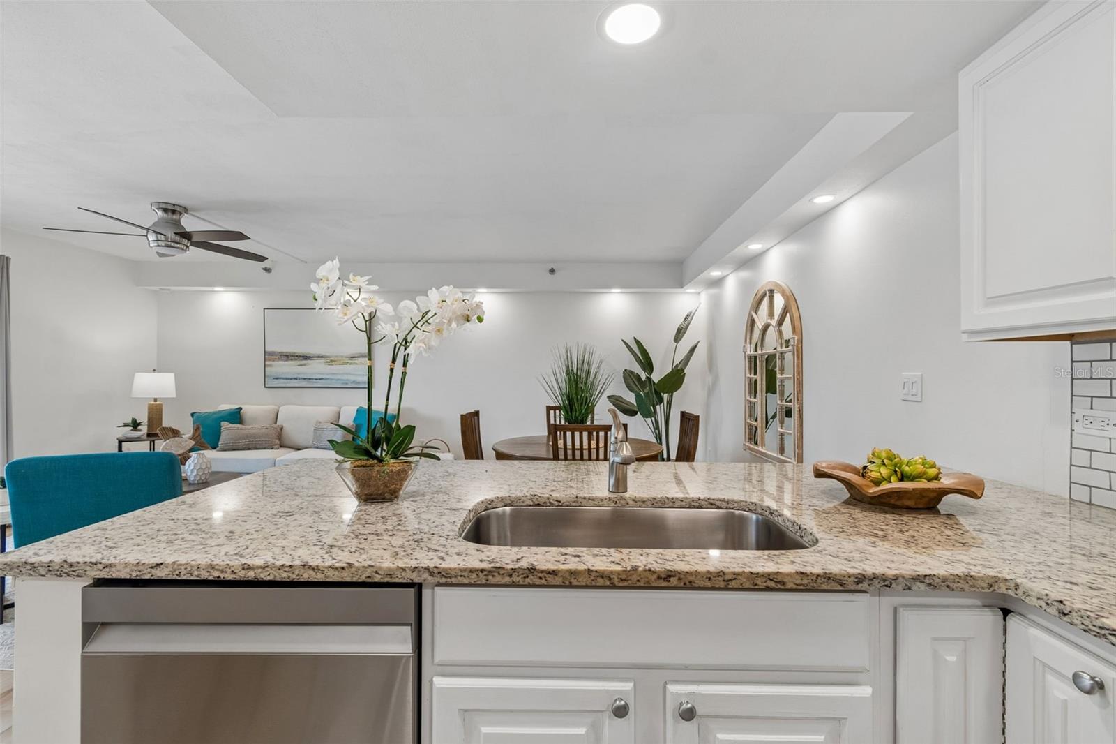 7430 SUNSHINE SKYWAY LN S #201, ST PETERSBURG, FL — photo 10