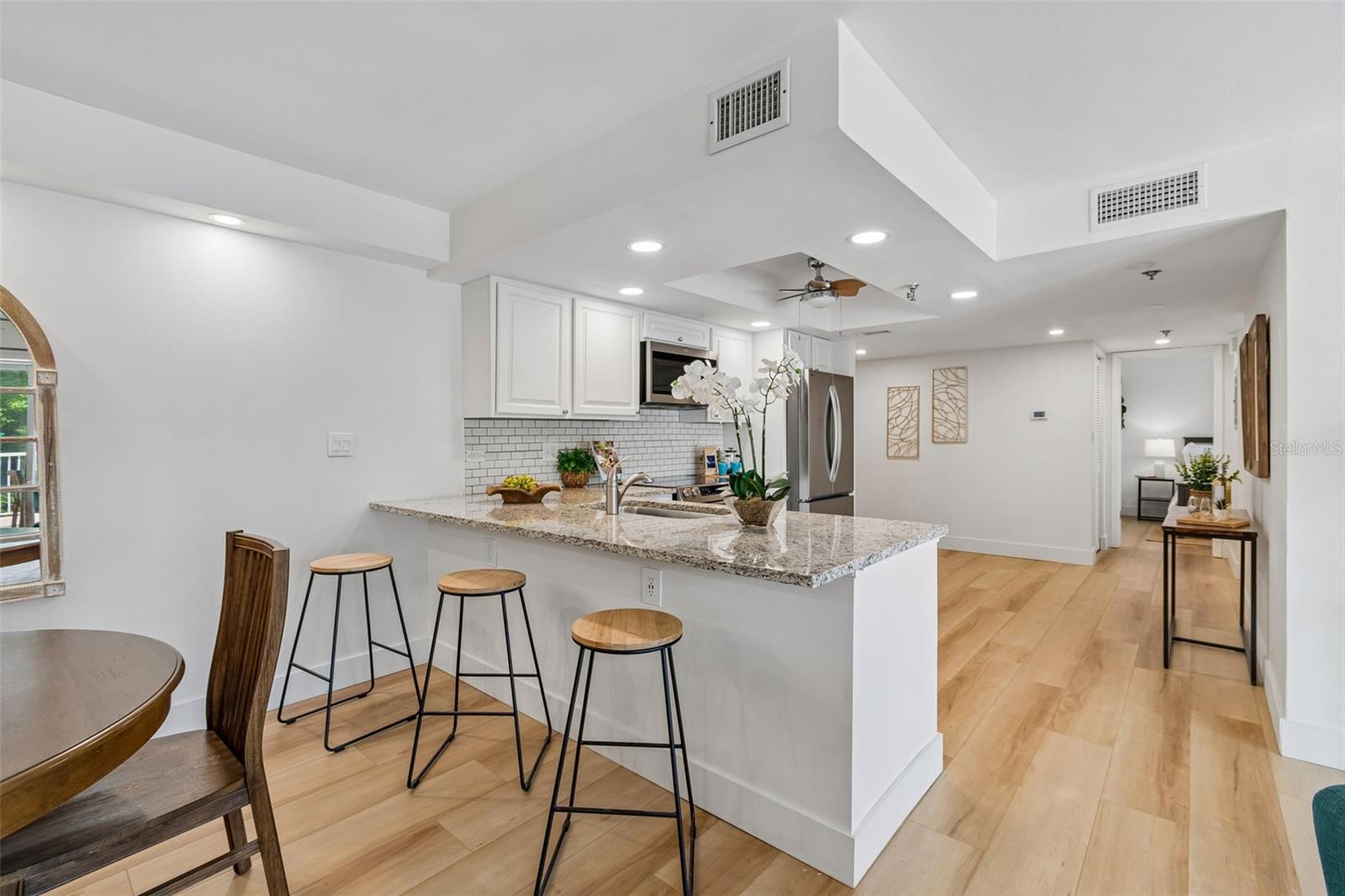 7430 SUNSHINE SKYWAY LN S #201, ST PETERSBURG, FL — photo 12