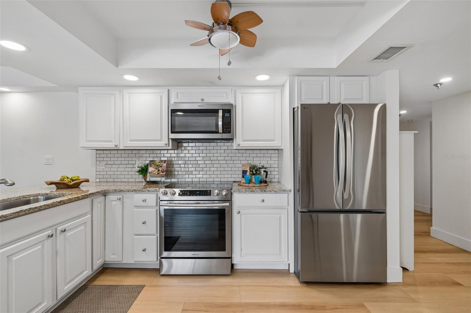 7430 SUNSHINE SKYWAY LN S #201, ST PETERSBURG, FL — photo 15
