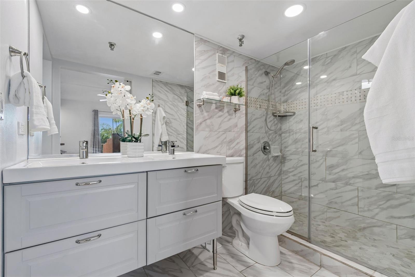 7430 SUNSHINE SKYWAY LN S #201, ST PETERSBURG, FL — photo 33