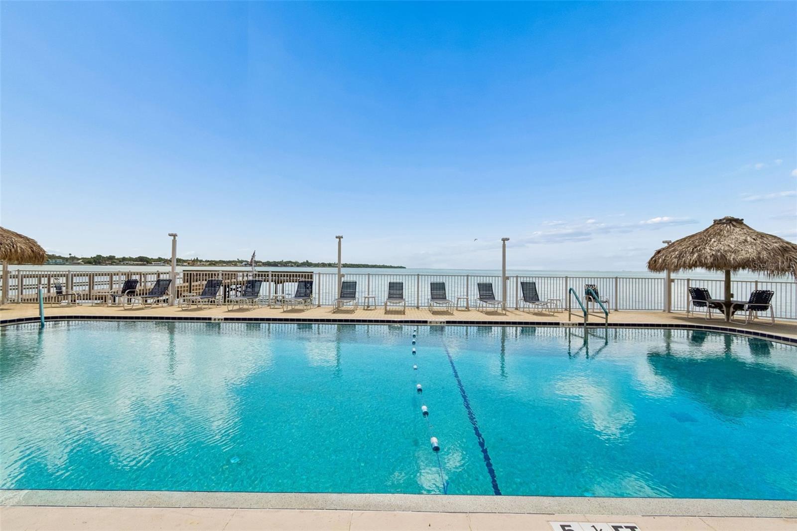 7430 SUNSHINE SKYWAY LN S #201, ST PETERSBURG, FL — photo 38